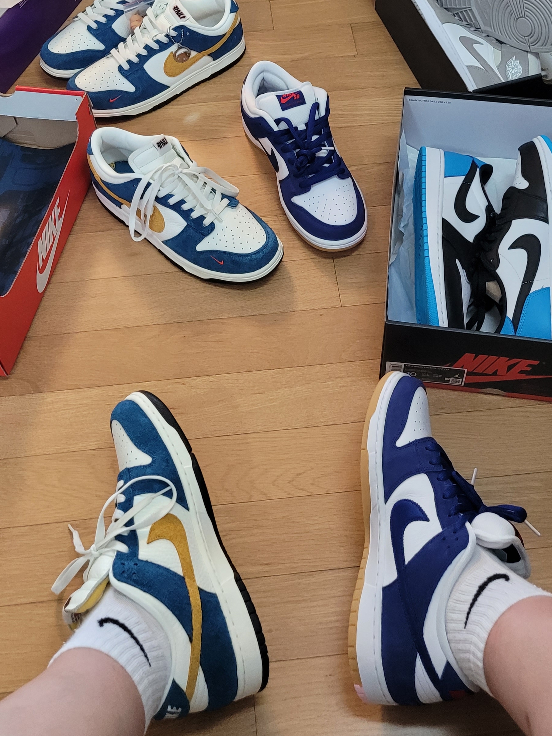 Nike SB Dunk Low Pro Premium Deep Royal Blue, Nike x Kasina Dunk Low 80's Bus 착용 스타일