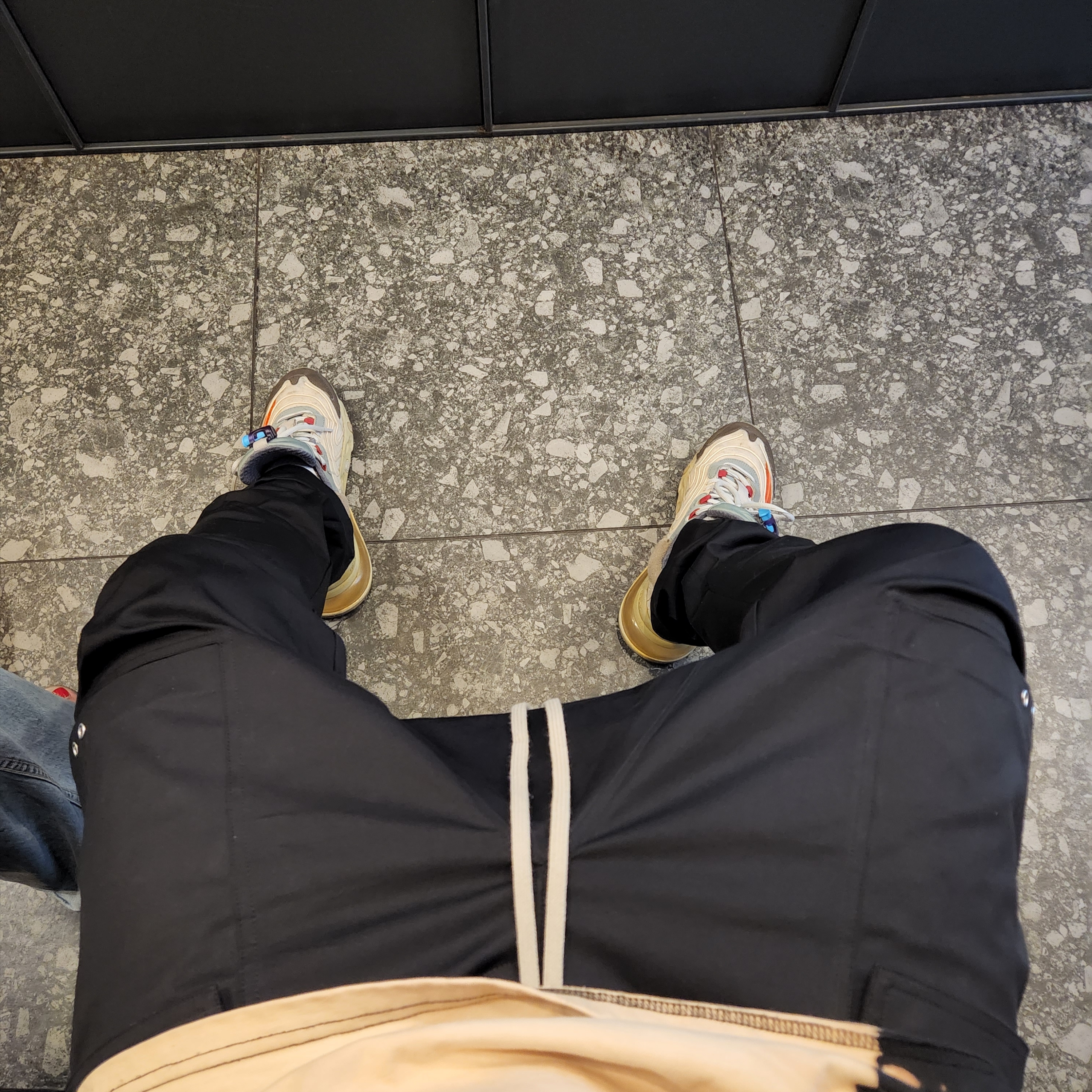 Nike x Travis Scott Air Max 270 React Cactus Trails 착용 스타일 - 2
