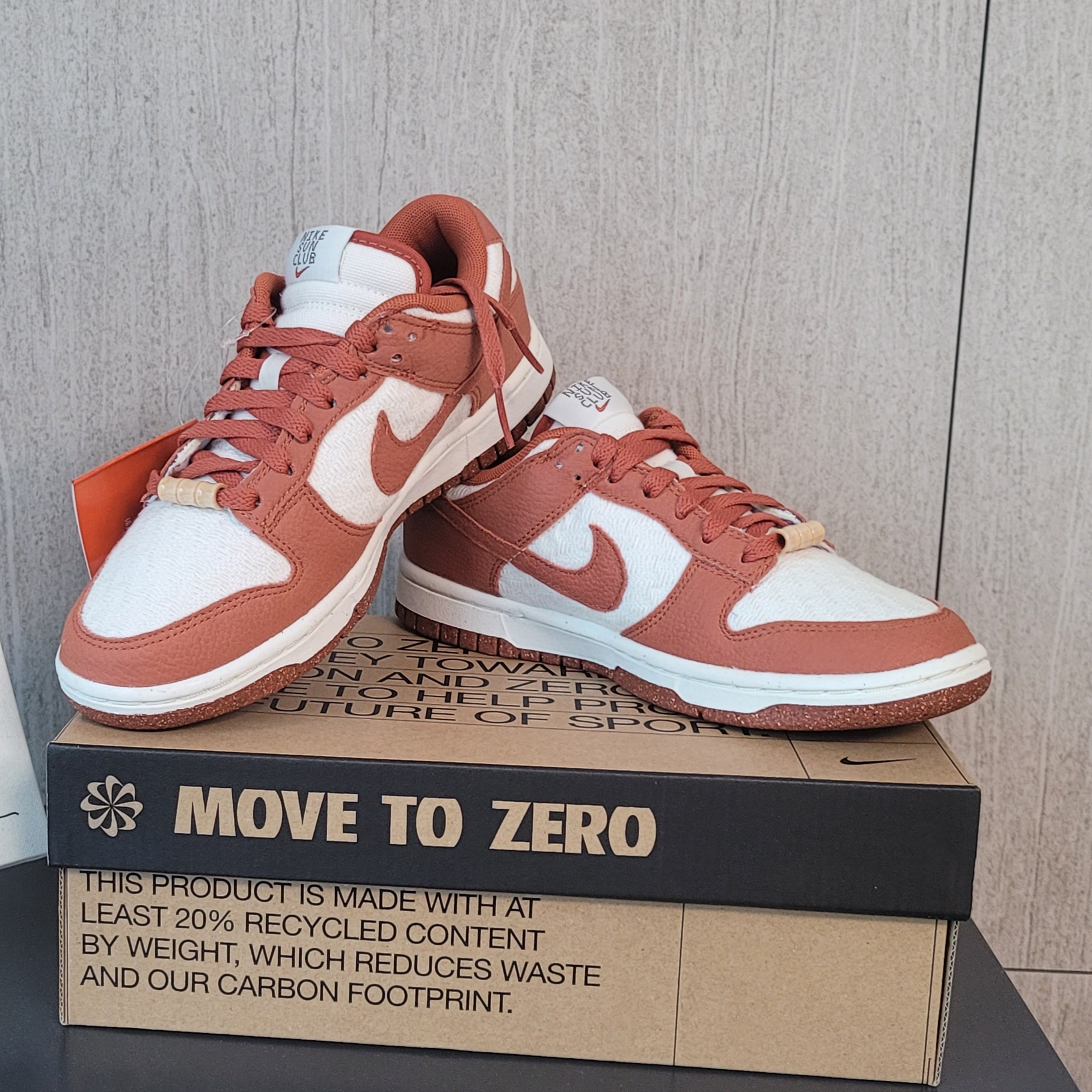 (W) Nike Dunk Low SE Sun Club Burnt Sunrise 착용 스타일 - 1