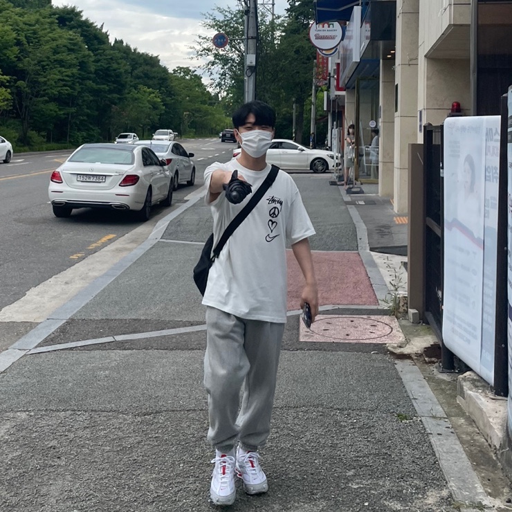 Nike x Supreme Shox Ride 2 SP White, Nike x Stussy NRG RA T-Shirt Summit White (DM4942-121) 착용 스타일
