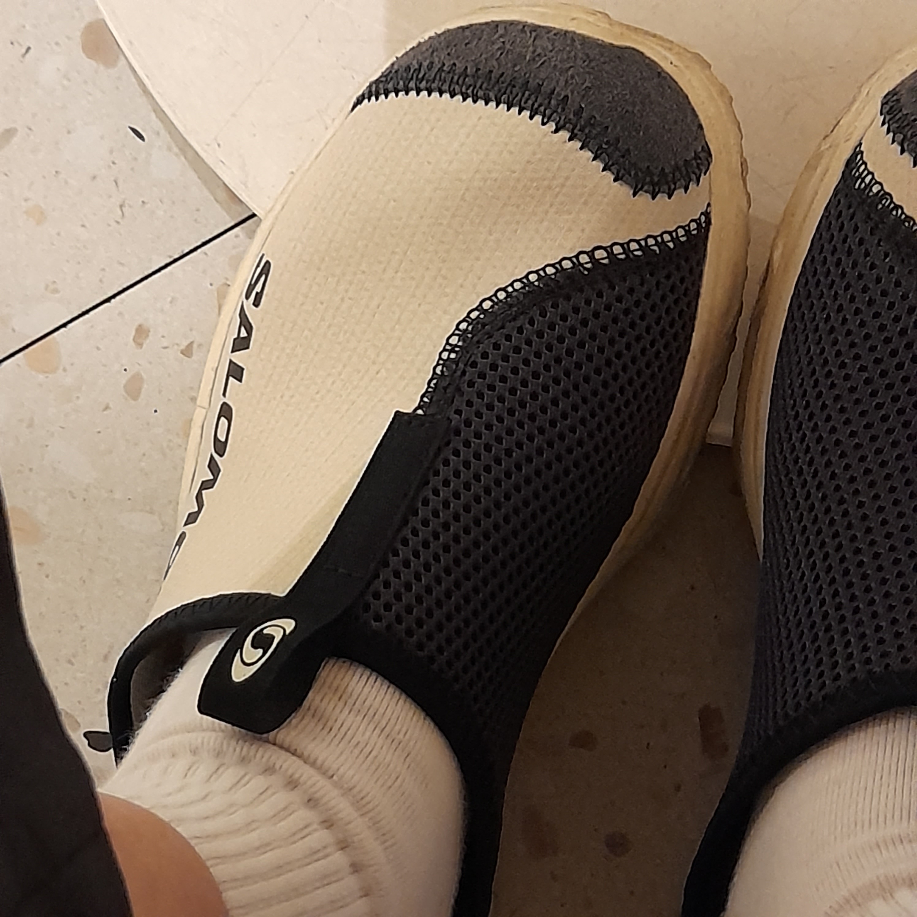 Salomon RX Slide 3.0 Bleached Sand 착용 스타일