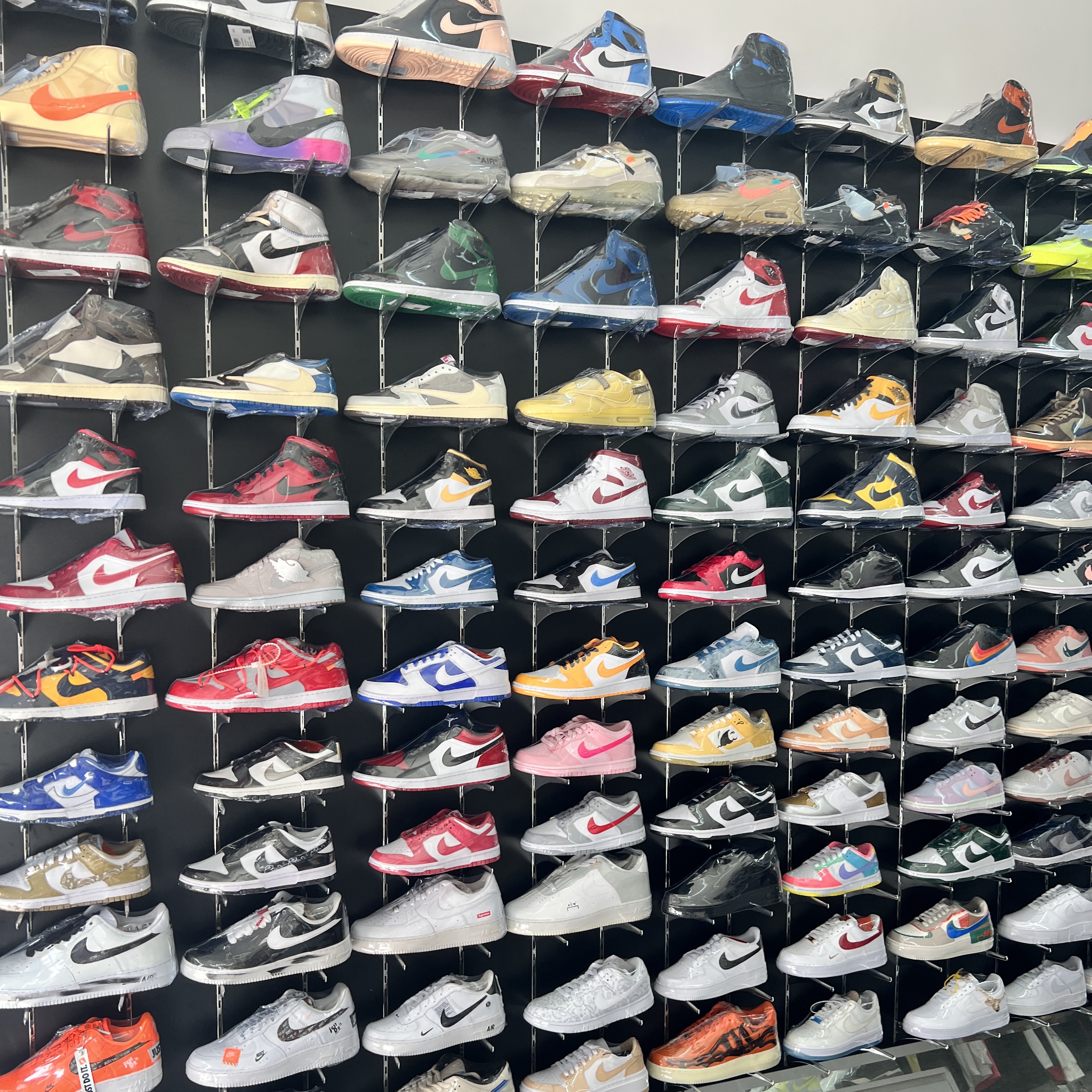 Jordan 1 x Travis Scott Retro High OG SP Mocha, Jordan 1 x Union Retro High Blue Toe 착용 스타일