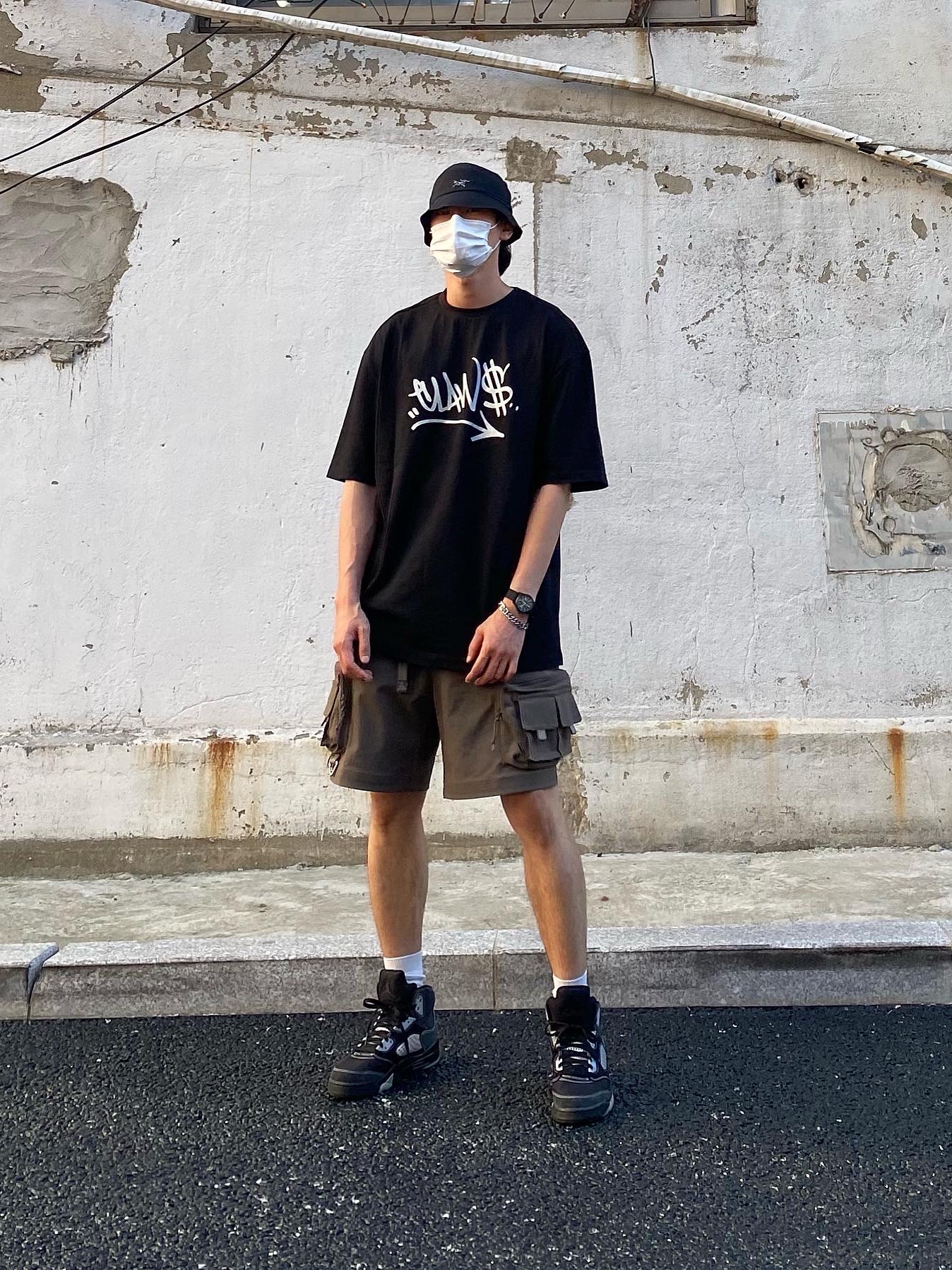 Palace x Arc'teryx Sinsolo Hat Black - 20FW, Jordan 5 Retro Anthracite 착용 스타일 - 1