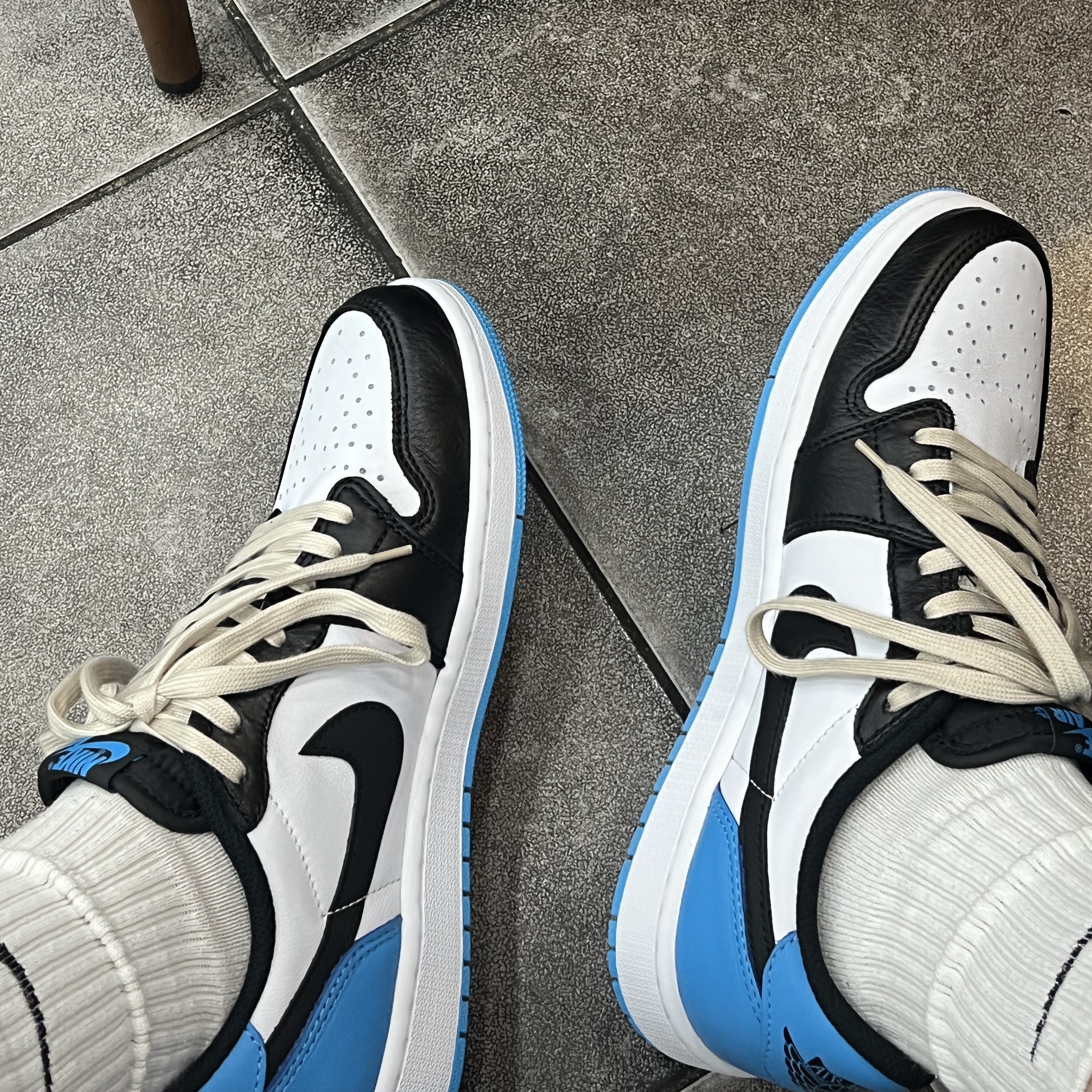 Jordan 1 Retro Low OG Black and Dark Powder Blue, (W) Jordan 1 Retro Low OG Black and Dark Powder Blue 착용 스타일