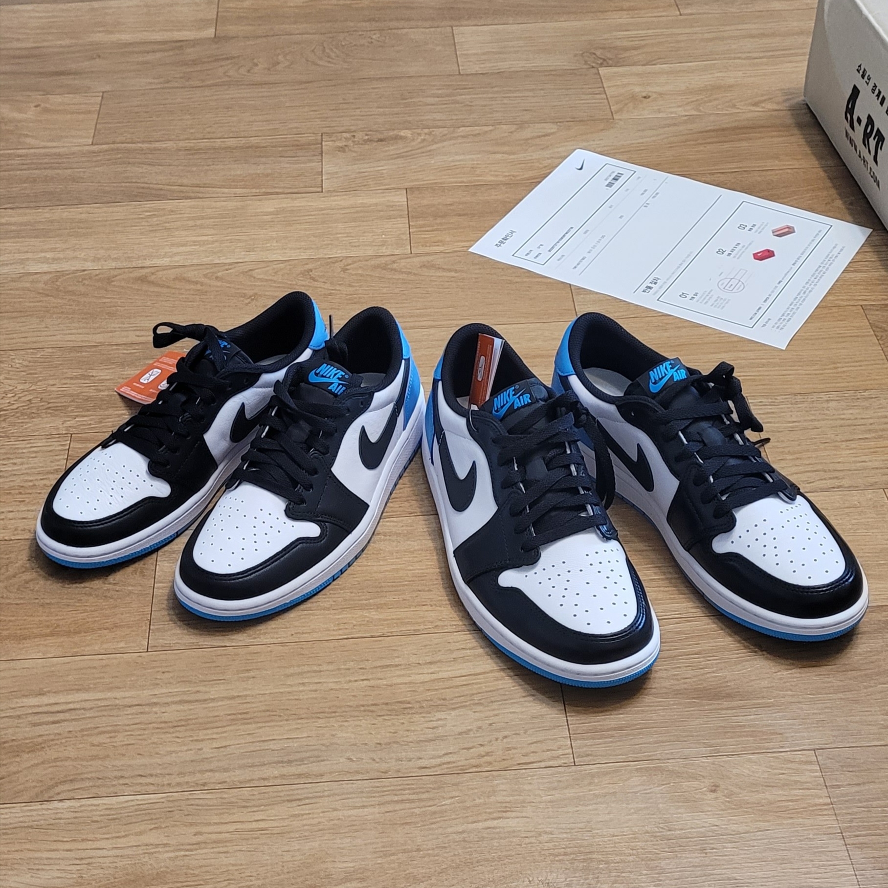 Jordan 1 Retro Low OG Black and Dark Powder Blue, (W) Jordan 1 Retro Low OG Black and Dark Powder Blue 착용 스타일 - 1