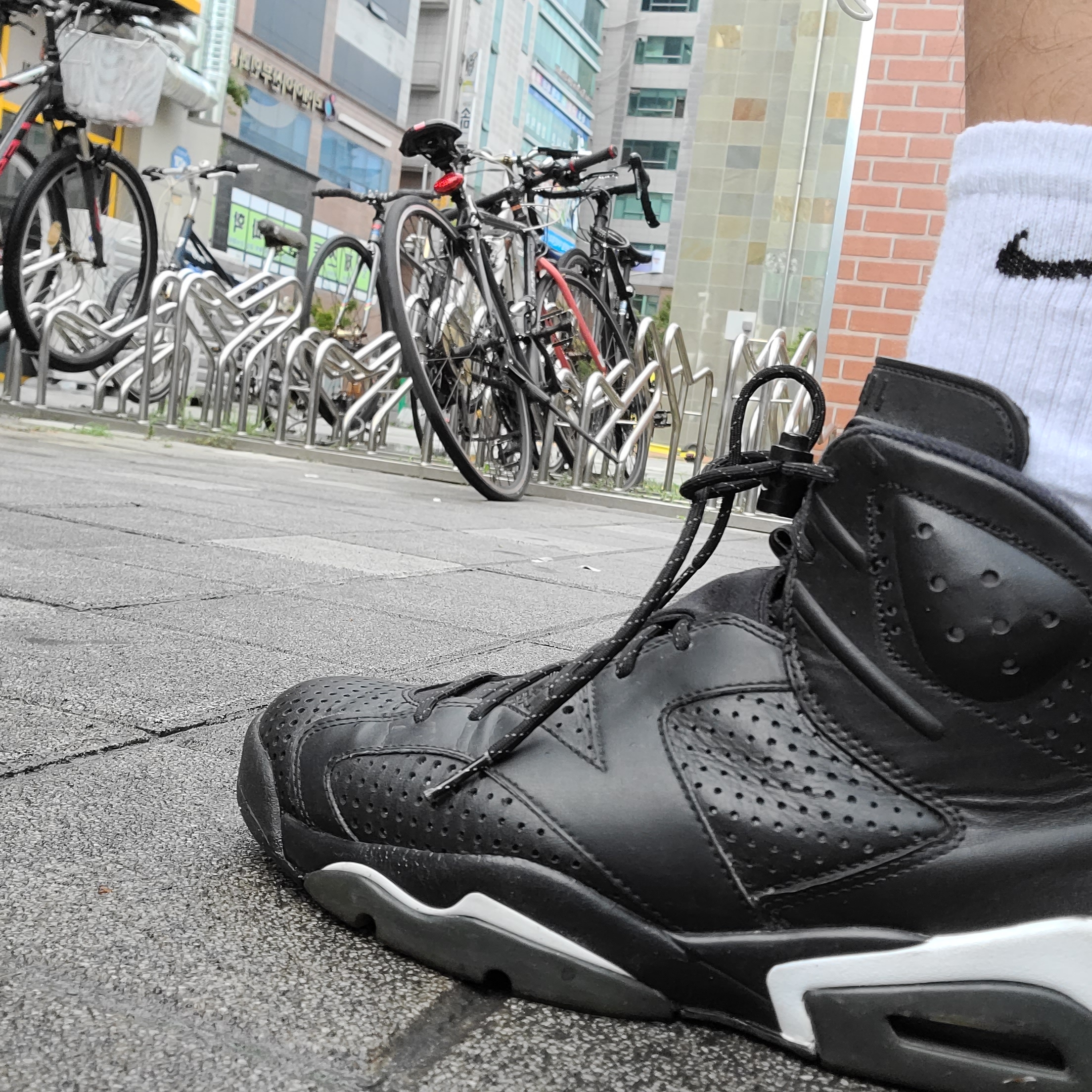 Jordan 6 Retro Black Cat 착용 스타일 - 1