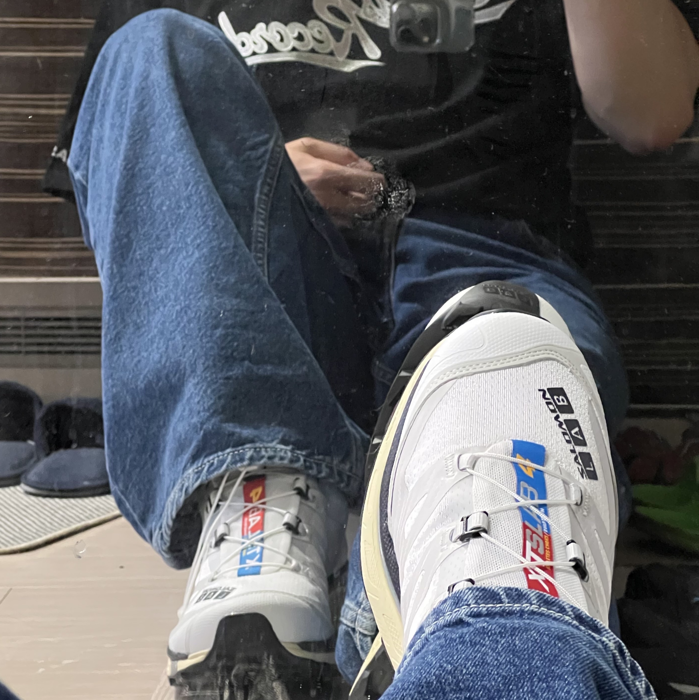 Salomon XT-4 White Lunar Rock 착용 스타일 - 1