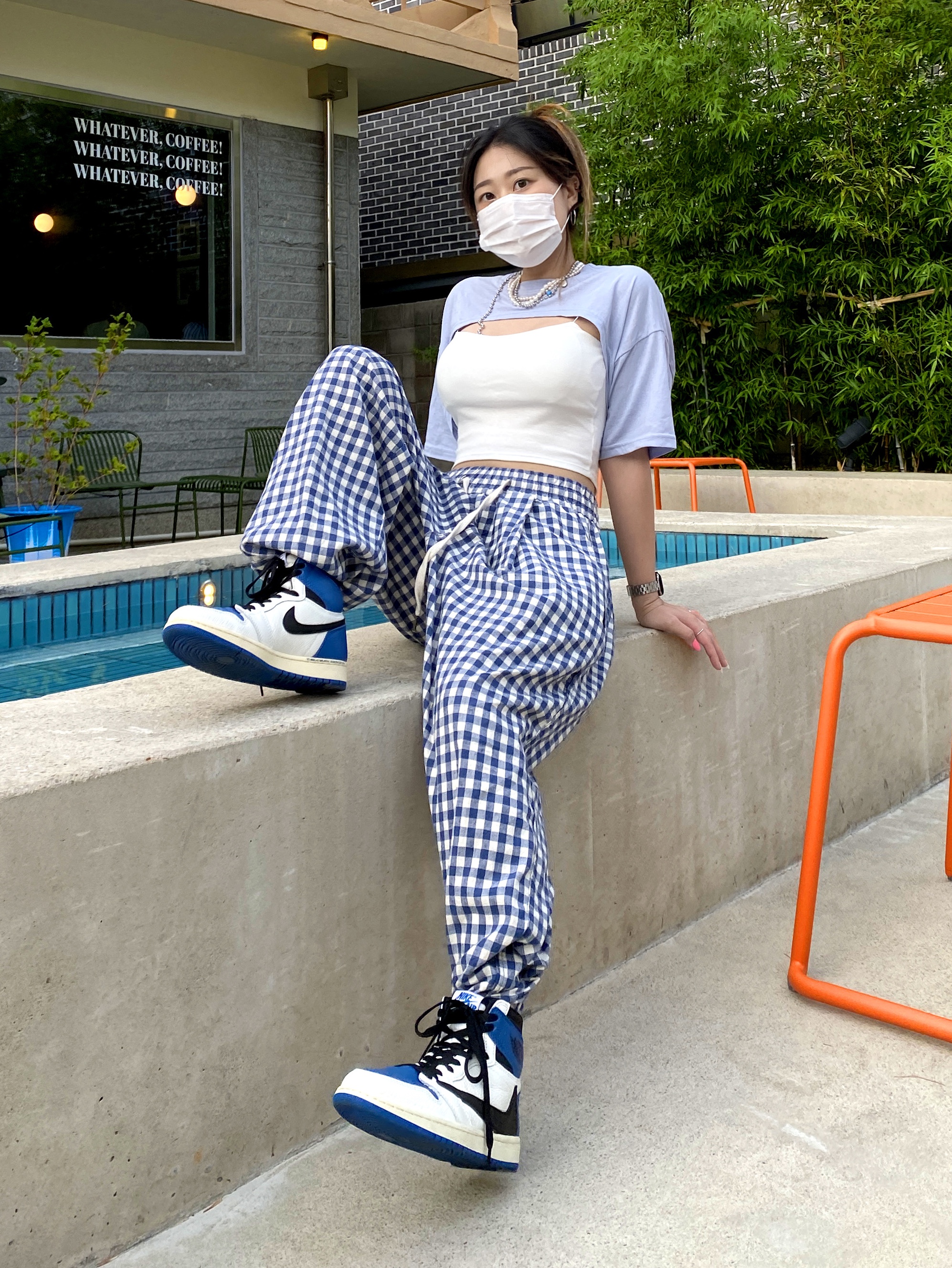 Jordan 1 x Travis Scott x Fragment Retro High OG SP Military Blue, Apple Watch Nike Series 7 41mm GPS Midnight Aluminum Case with Nike Sport Band Anthracite Black (Korean Ver.) 착용 스타일 - 1
