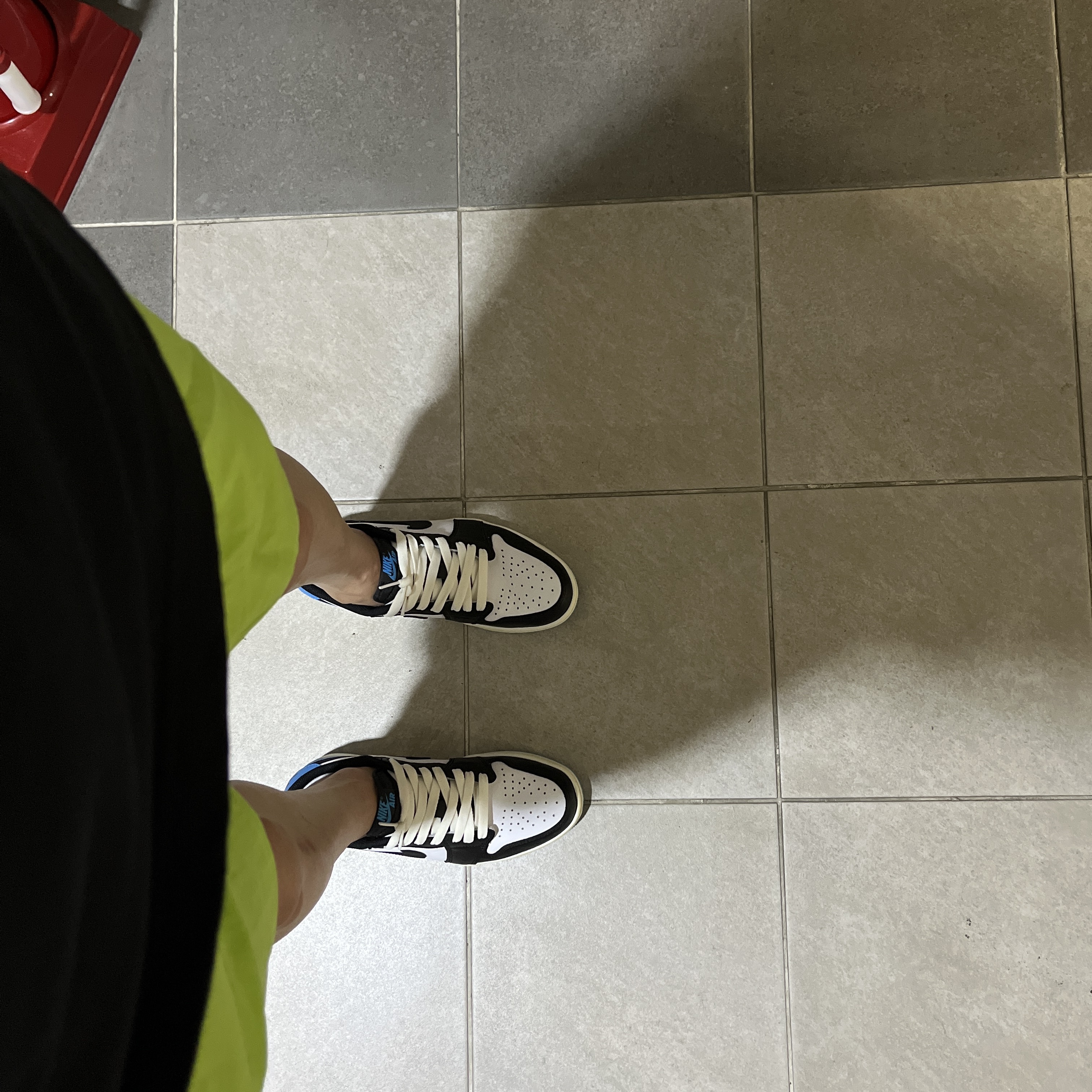 Jordan 1 Retro Low OG Black and Dark Powder Blue, Nike NRG Air Max 97 T-Shirt Black (DV9400-010) 착용 스타일