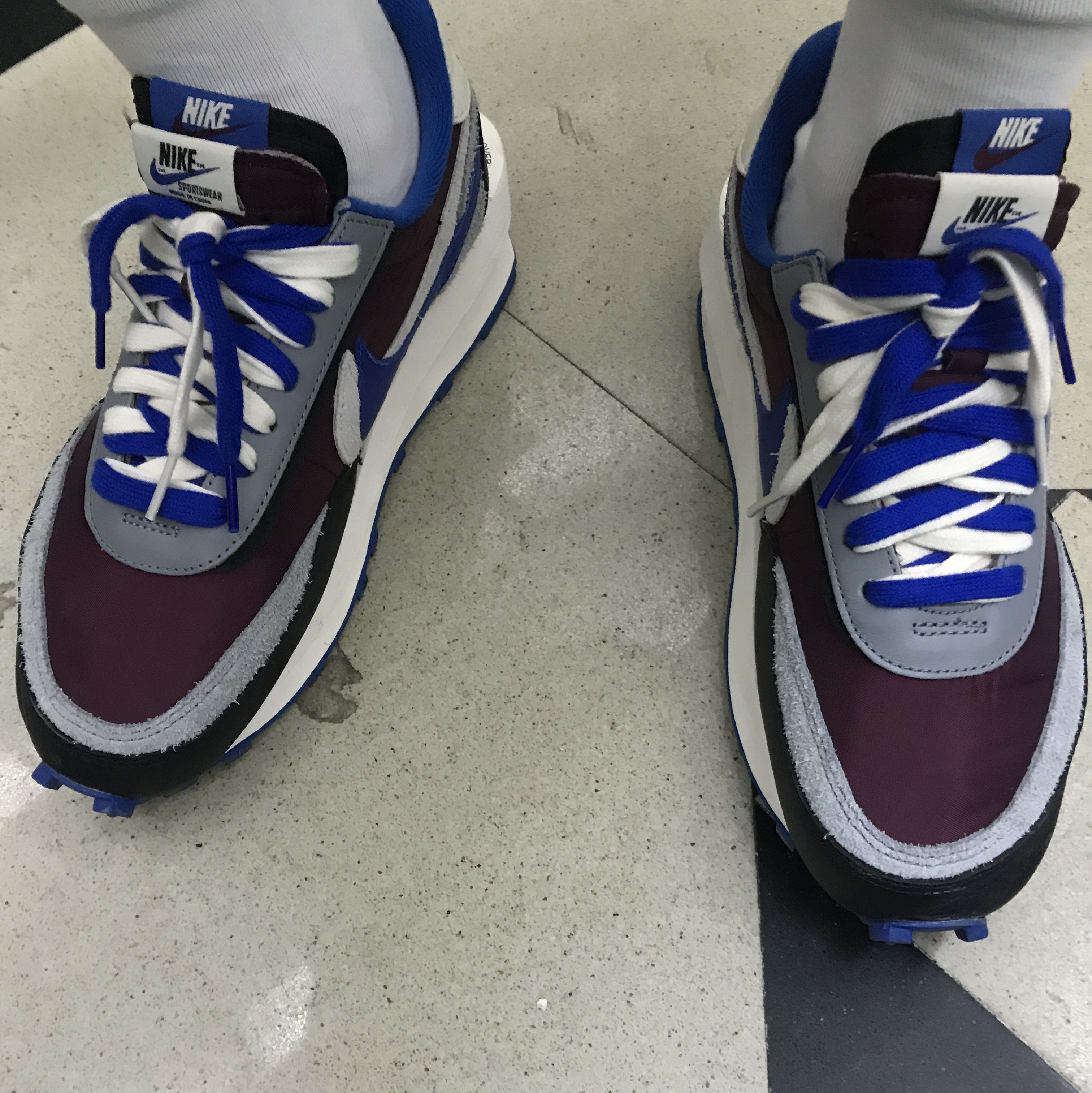 Nike x Sacai x Undercover LDWaffle Night Maroon Team Royal 착용 스타일