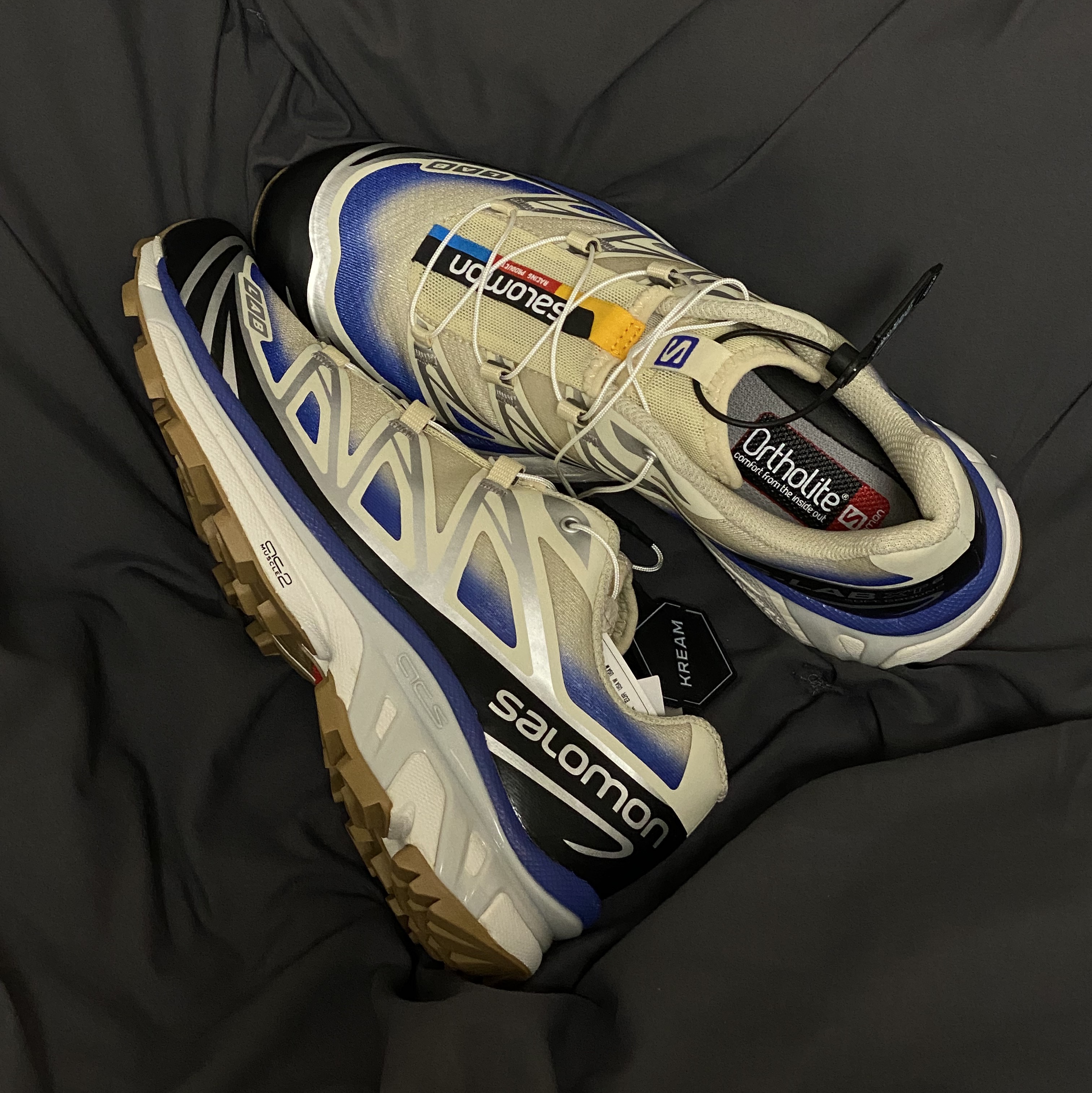 Salomon XT-6 Skyline Bleached Sand Dazzling Blue 착용 스타일