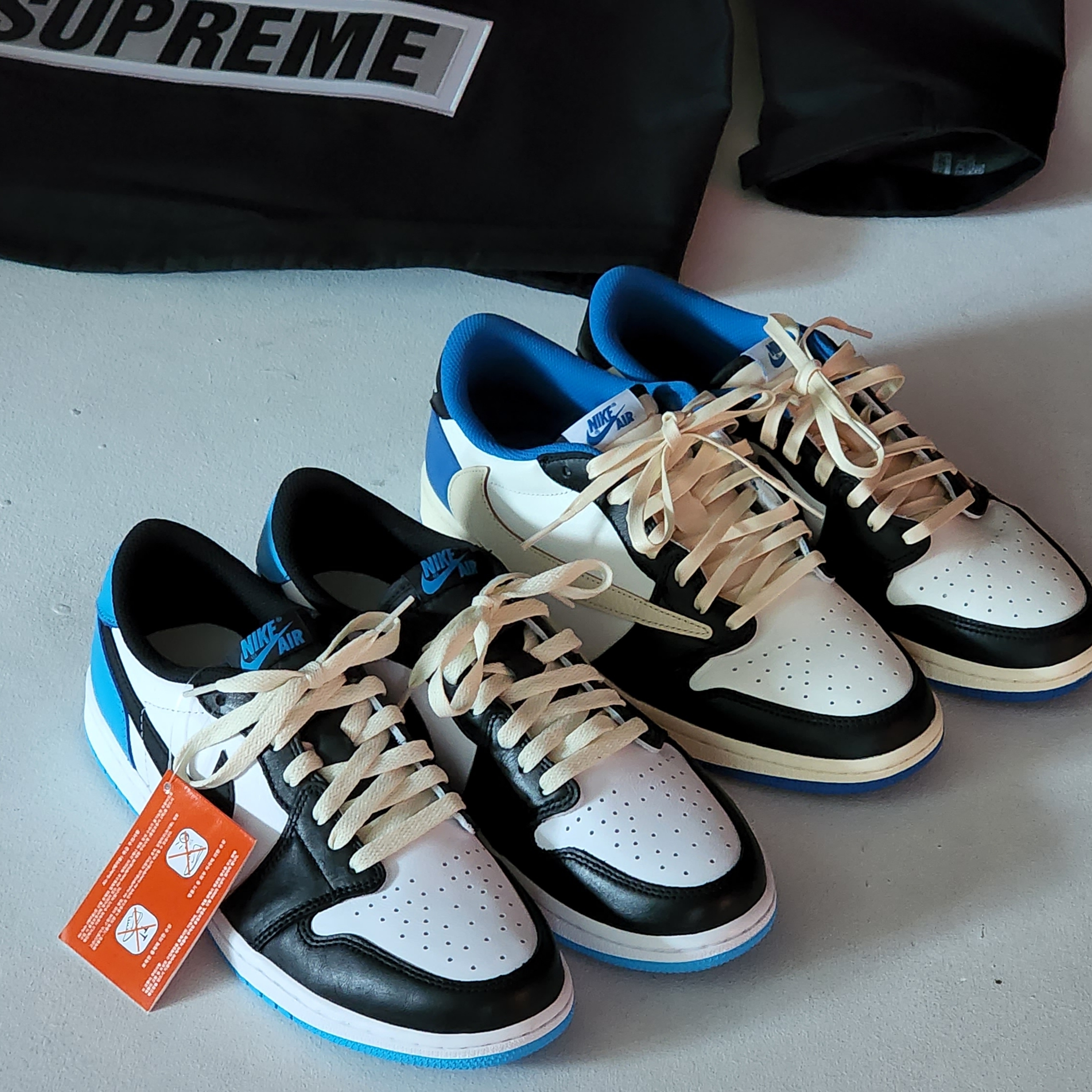 Jordan 1 Retro Low OG Black and Dark Powder Blue, Jordan 1 x Travis Scott x Fragment Retro Low OG SP Military Blue 착용 스타일