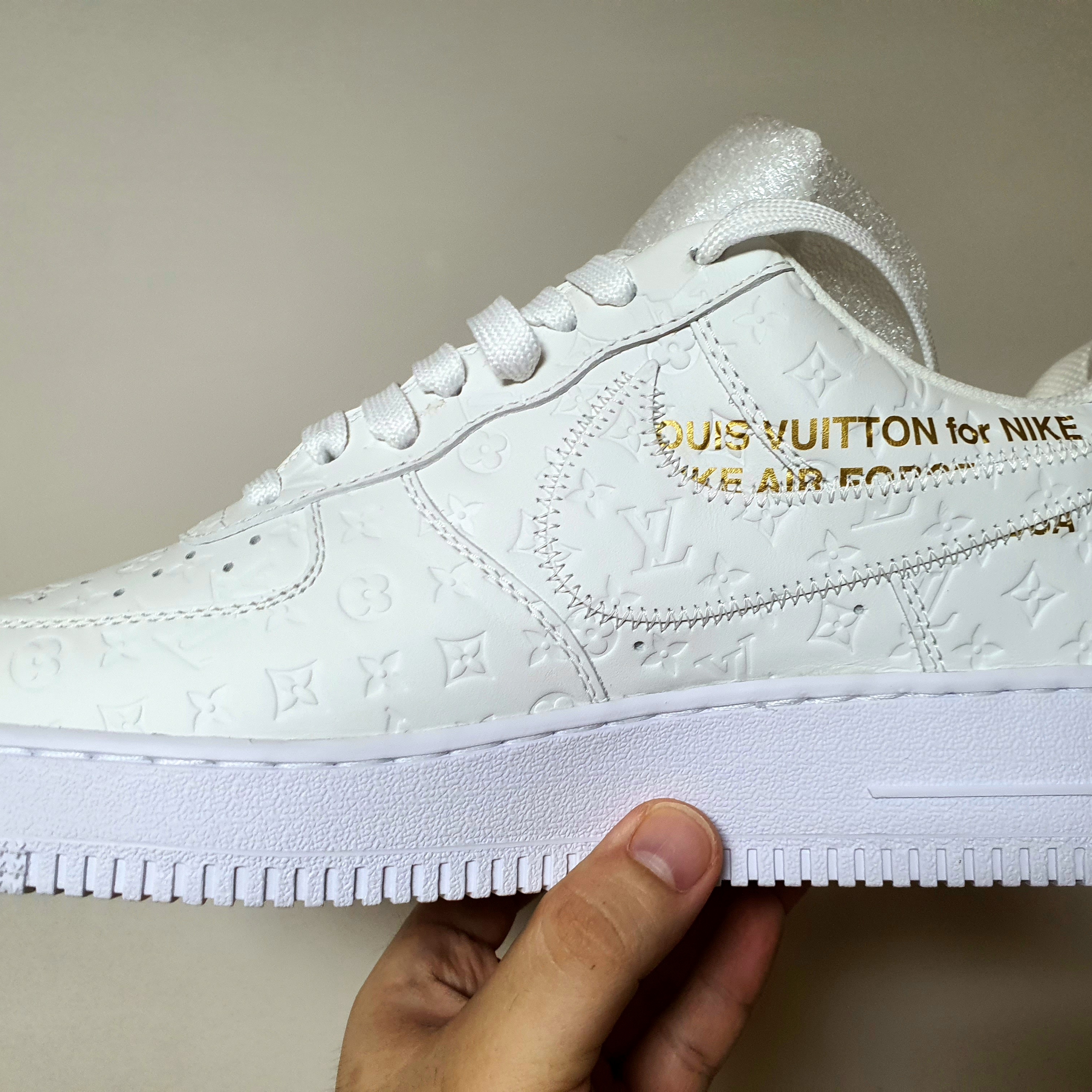 Louis Vuitton x Nike Air Force 1 Low by Virgil Abloh White 착용 스타일 - 2