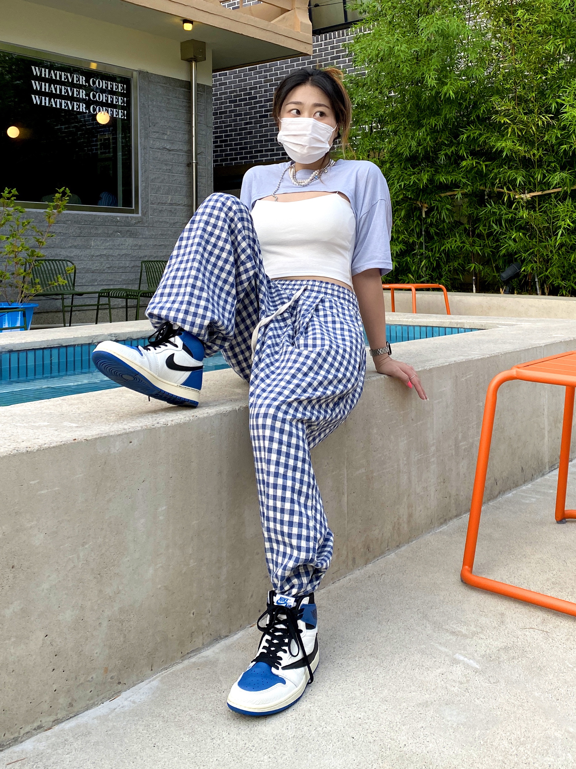 Jordan 1 x Travis Scott x Fragment Retro High OG SP Military Blue, Apple Watch Nike Series 7 41mm GPS Midnight Aluminum Case with Nike Sport Band Anthracite Black (Korean Ver.) 착용 스타일 - 4