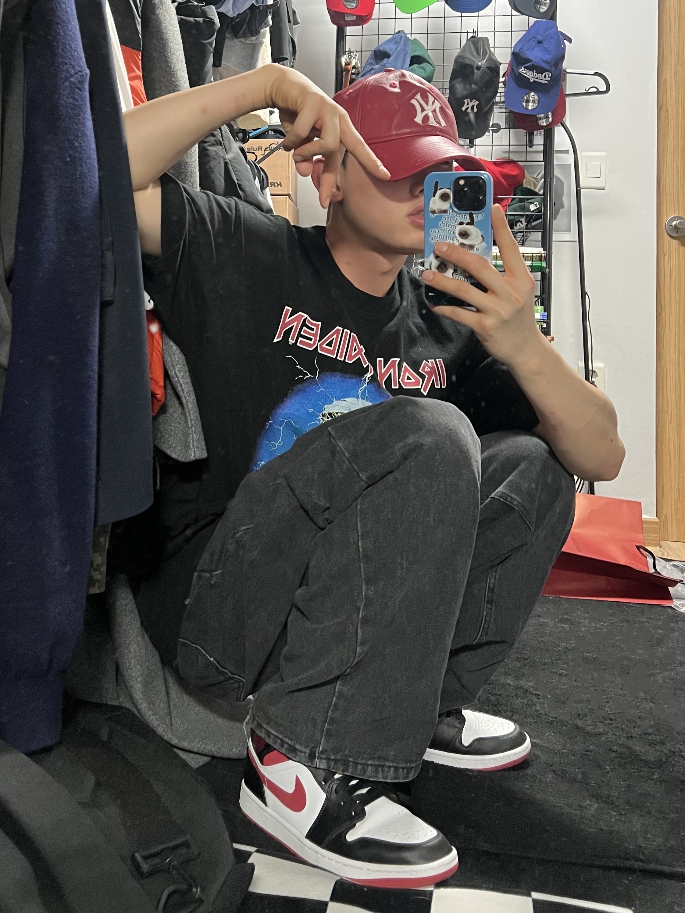 Jordan 1 Mid Gym Red Black White 착용 스타일