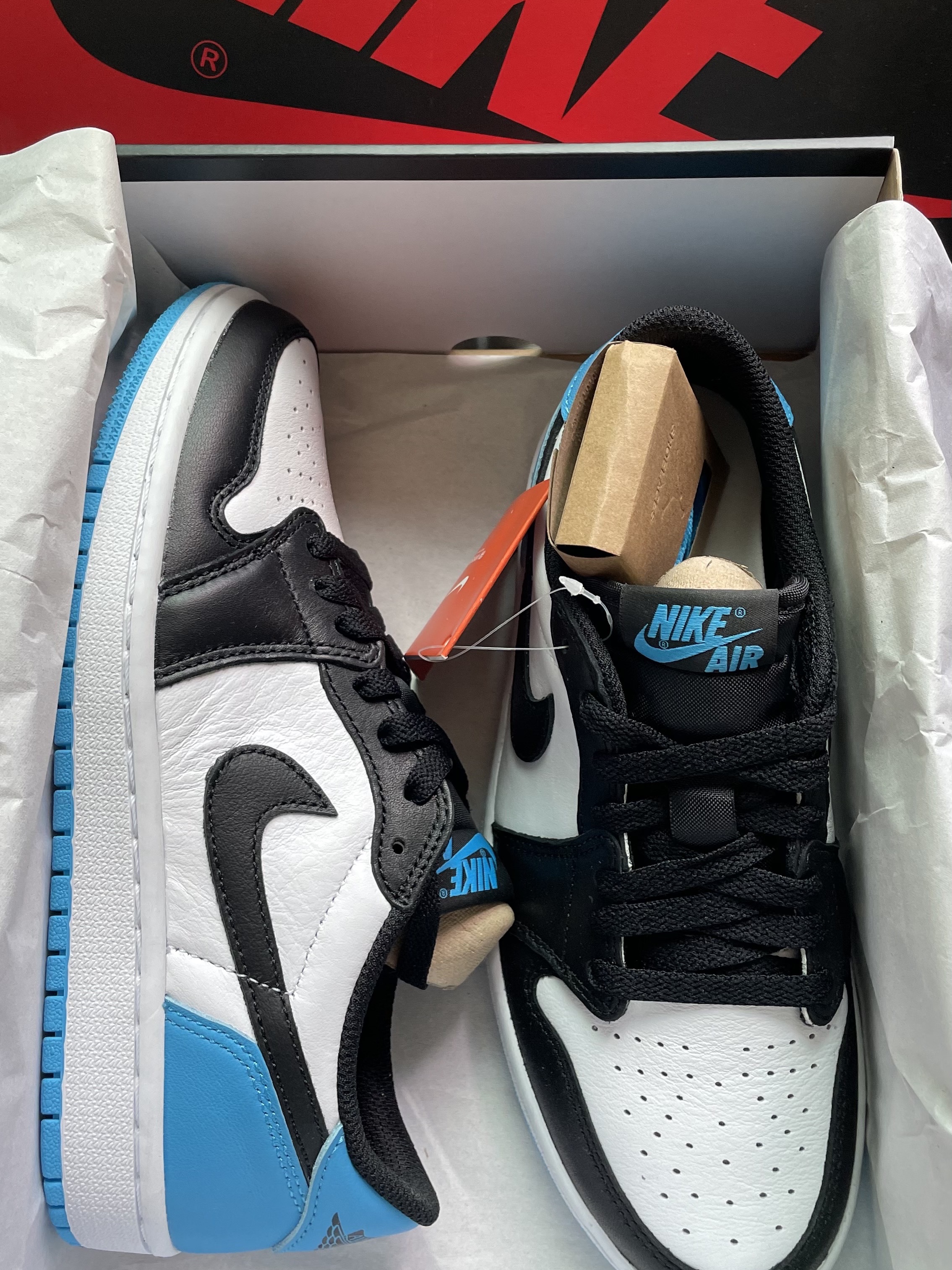 (W) Jordan 1 Retro Low OG Black and Dark Powder Blue 착용 스타일