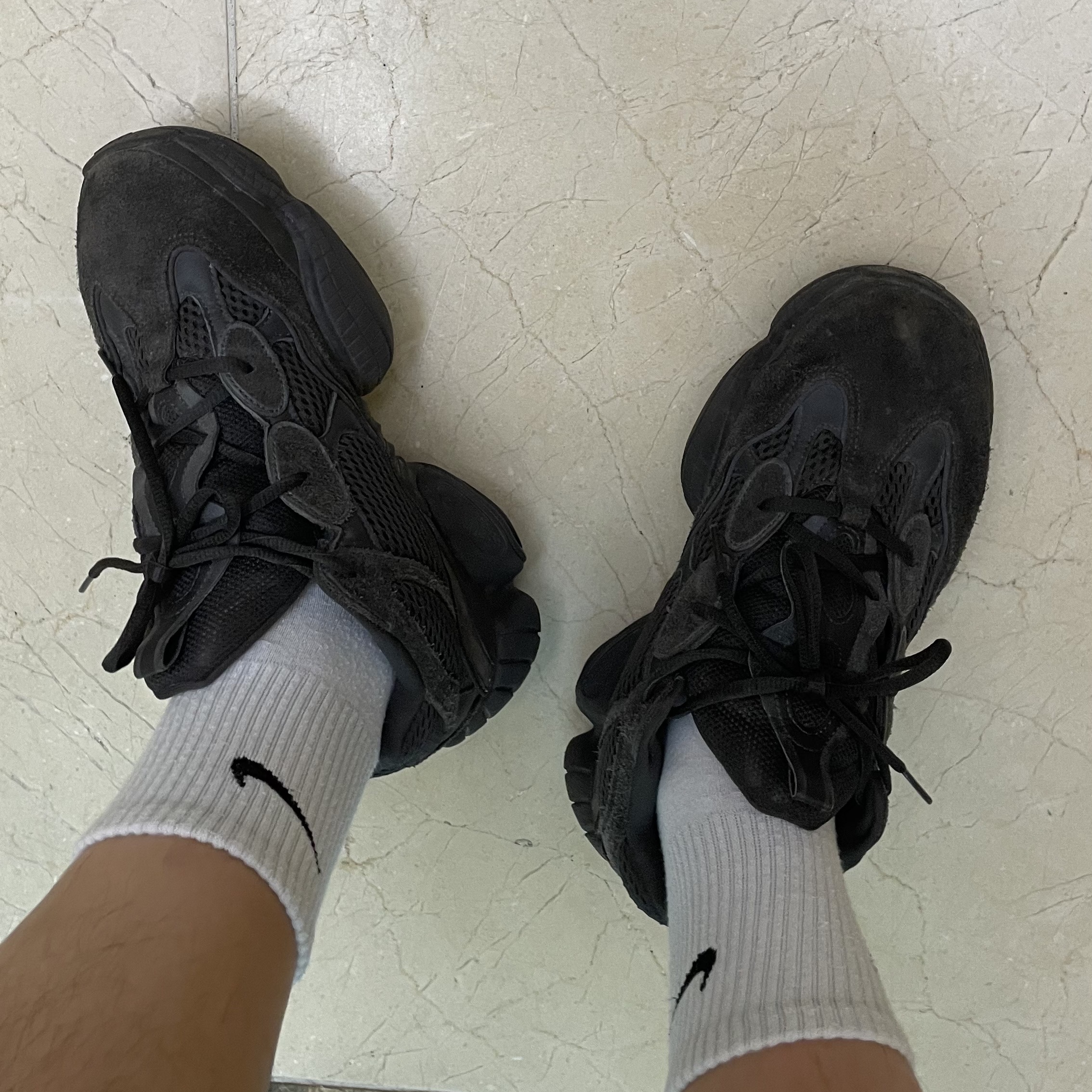 Adidas Yeezy 500 Utility Black 2018/2020 착용 스타일