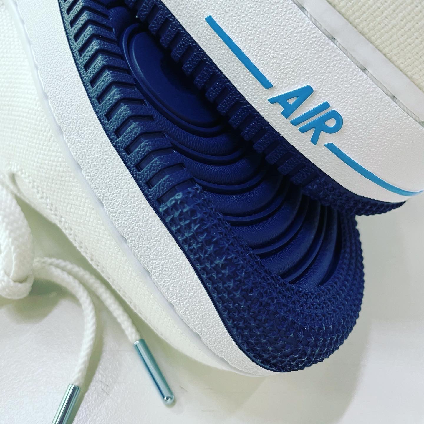 Nike Air Force 1 Premium White Canvas 착용 스타일 - 4