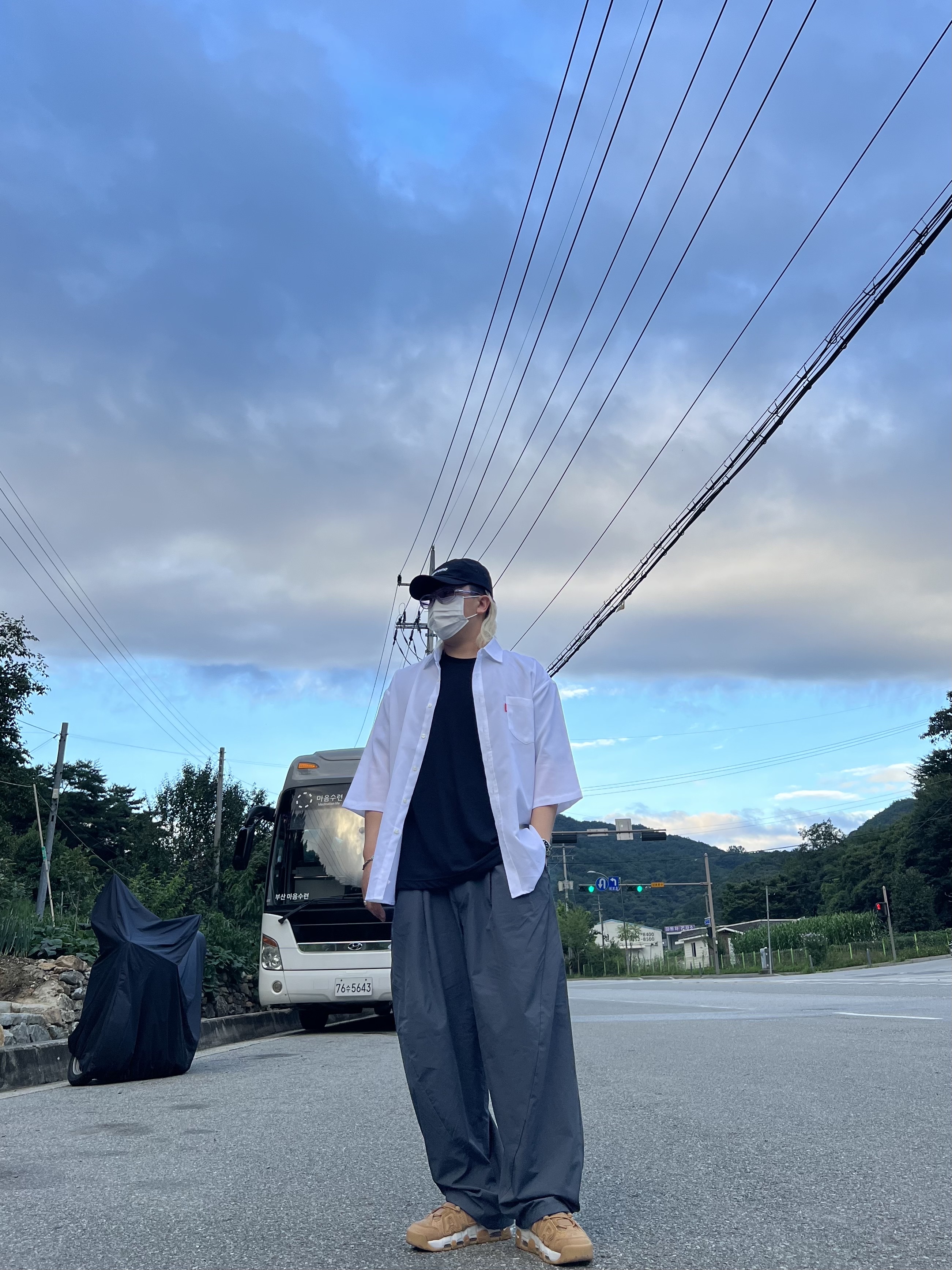 Nike Air More Uptempo Flax, Supreme Waxed Cotton Camp Cap Black - 21FW 착용 스타일 - 2