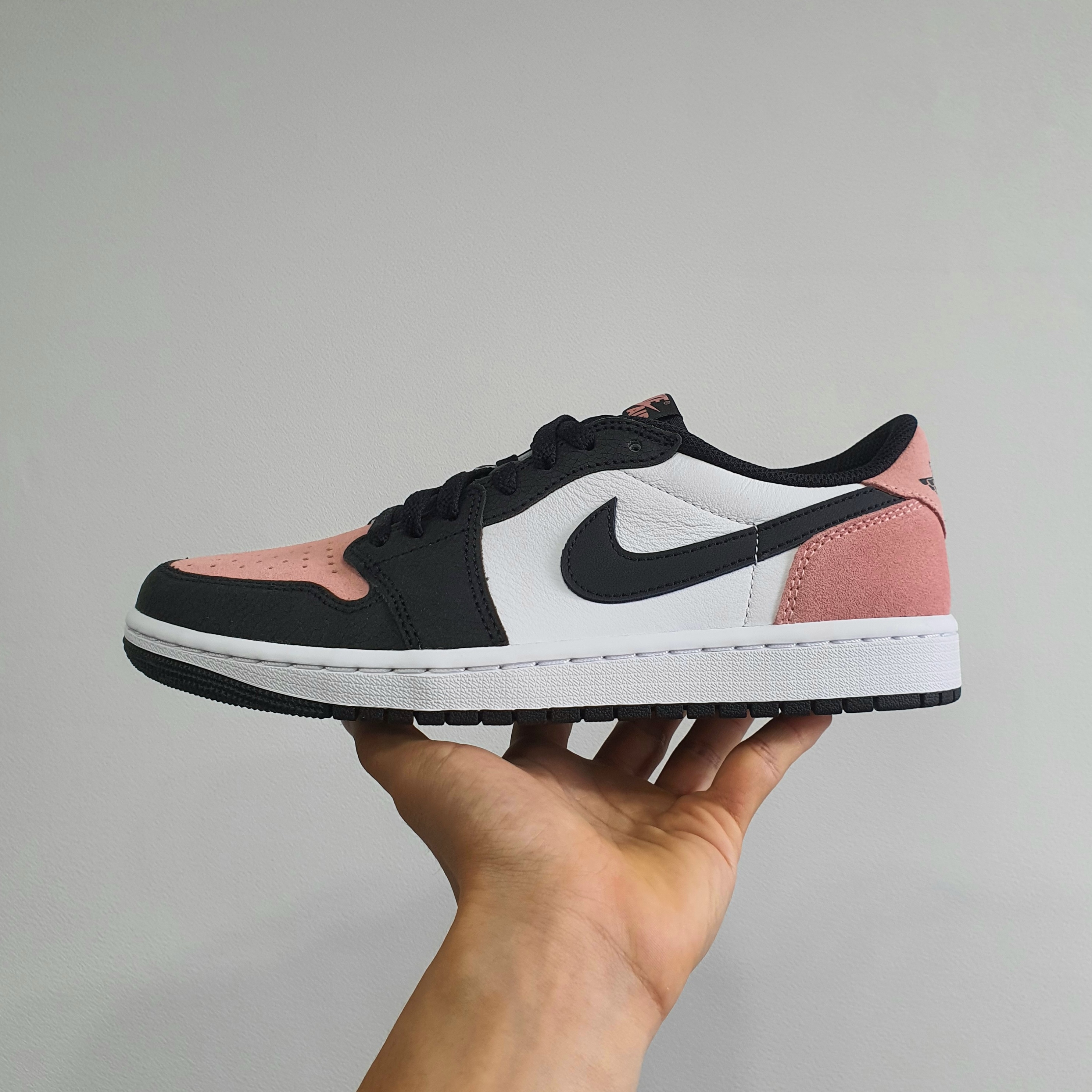 Jordan 1 Retro Low OG Bleached Coral, (GS) Jordan 1 Low OG Bleached Coral 착용 스타일 - 1