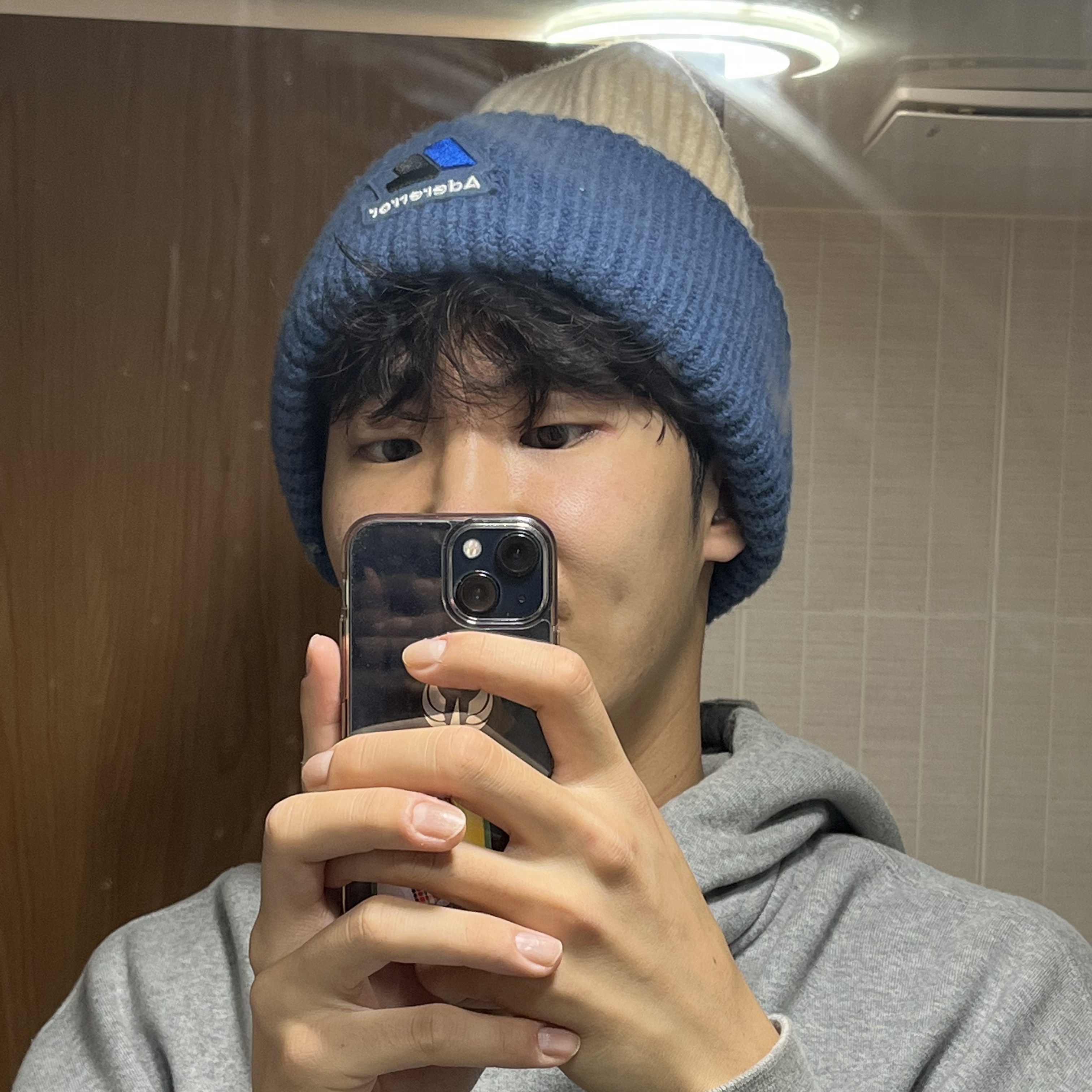 Ader Error x Zara Beanie Cream 착용 스타일