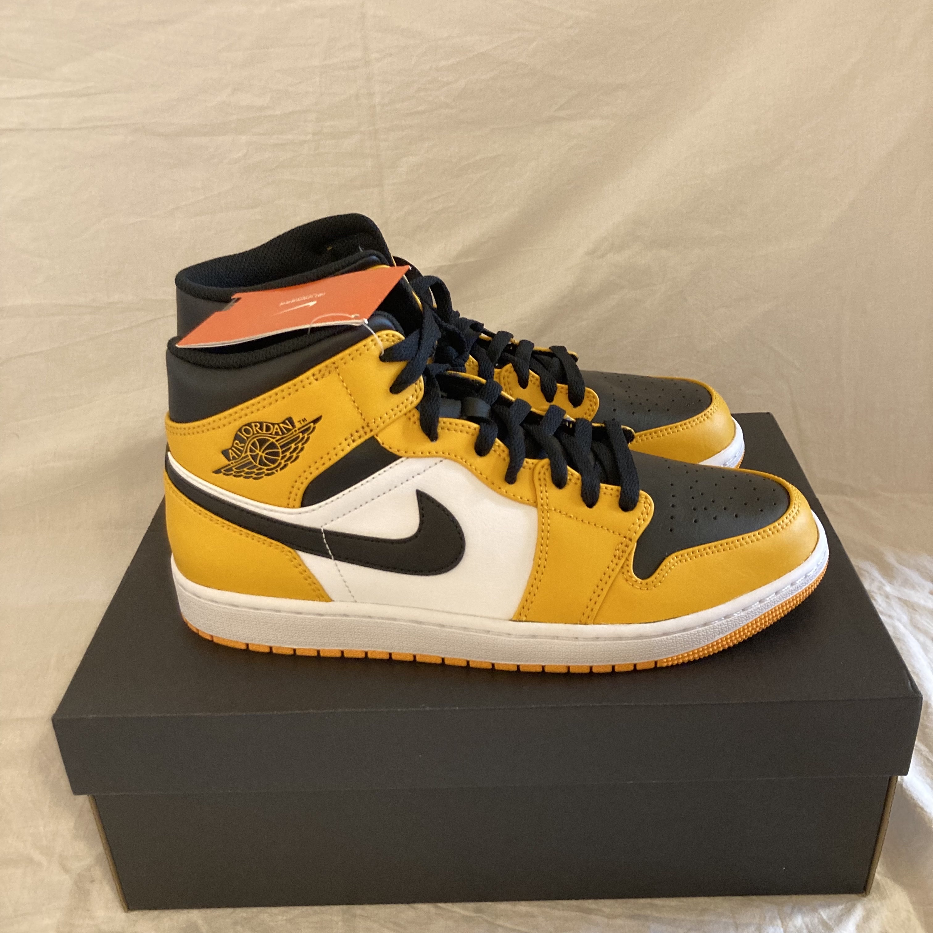 Jordan 1 Mid Taxi 착용 스타일 - 2