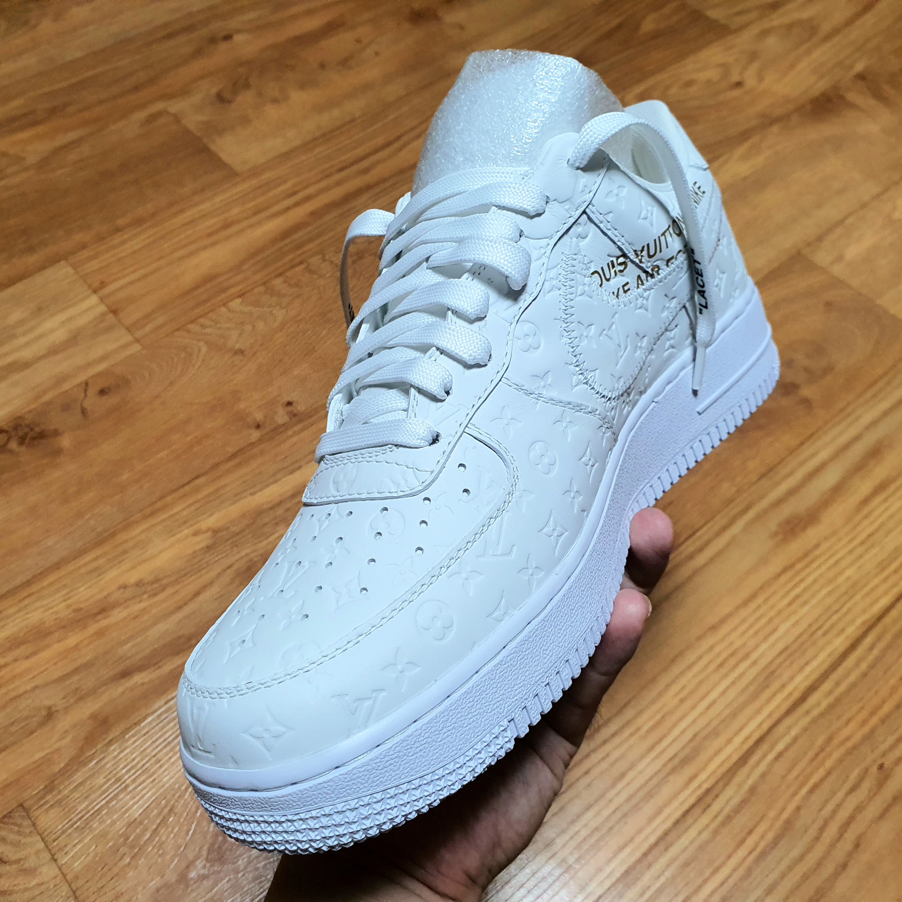 Louis Vuitton x Nike Air Force 1 Low by Virgil Abloh White 착용 스타일 - 4