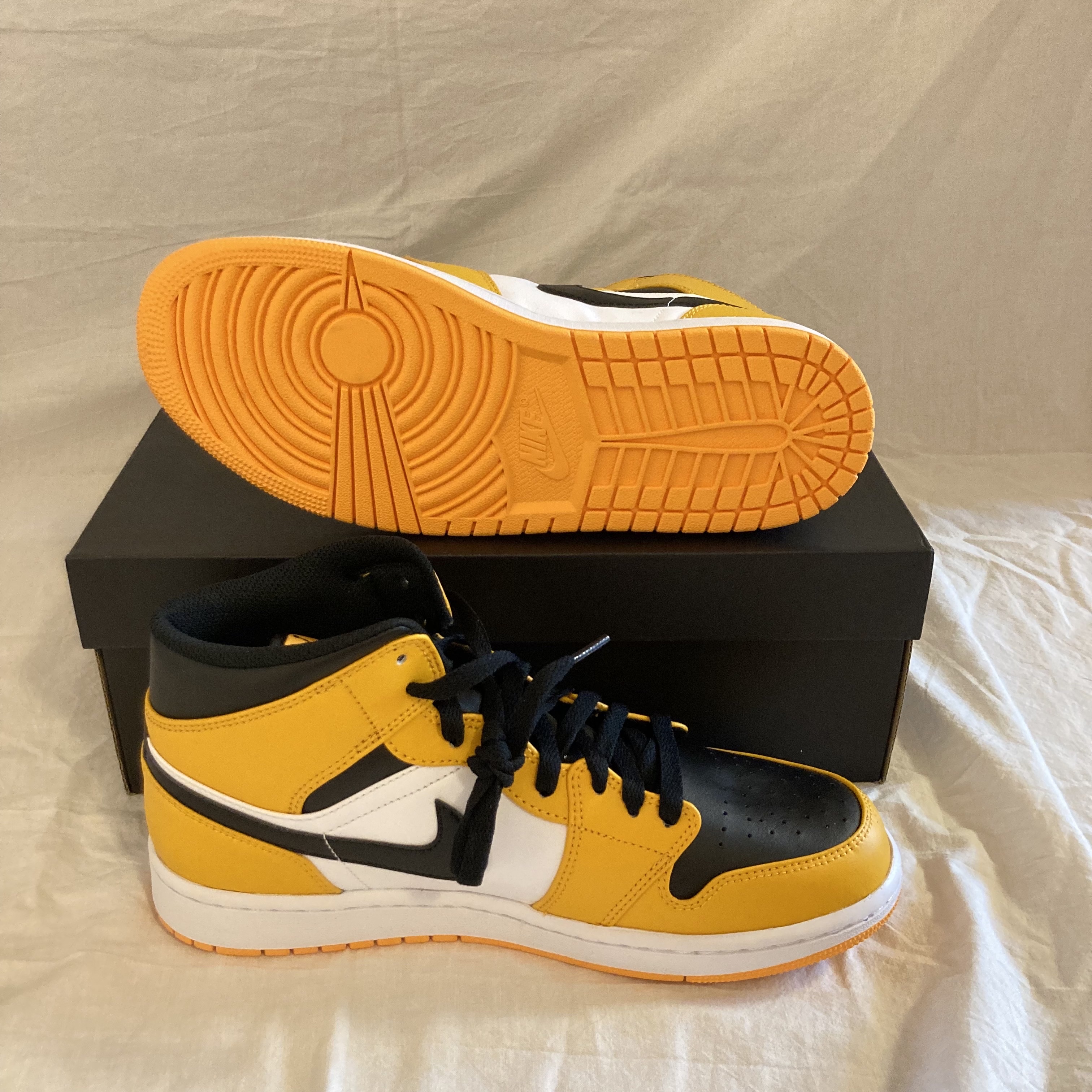 Jordan 1 Mid Taxi 착용 스타일 - 4