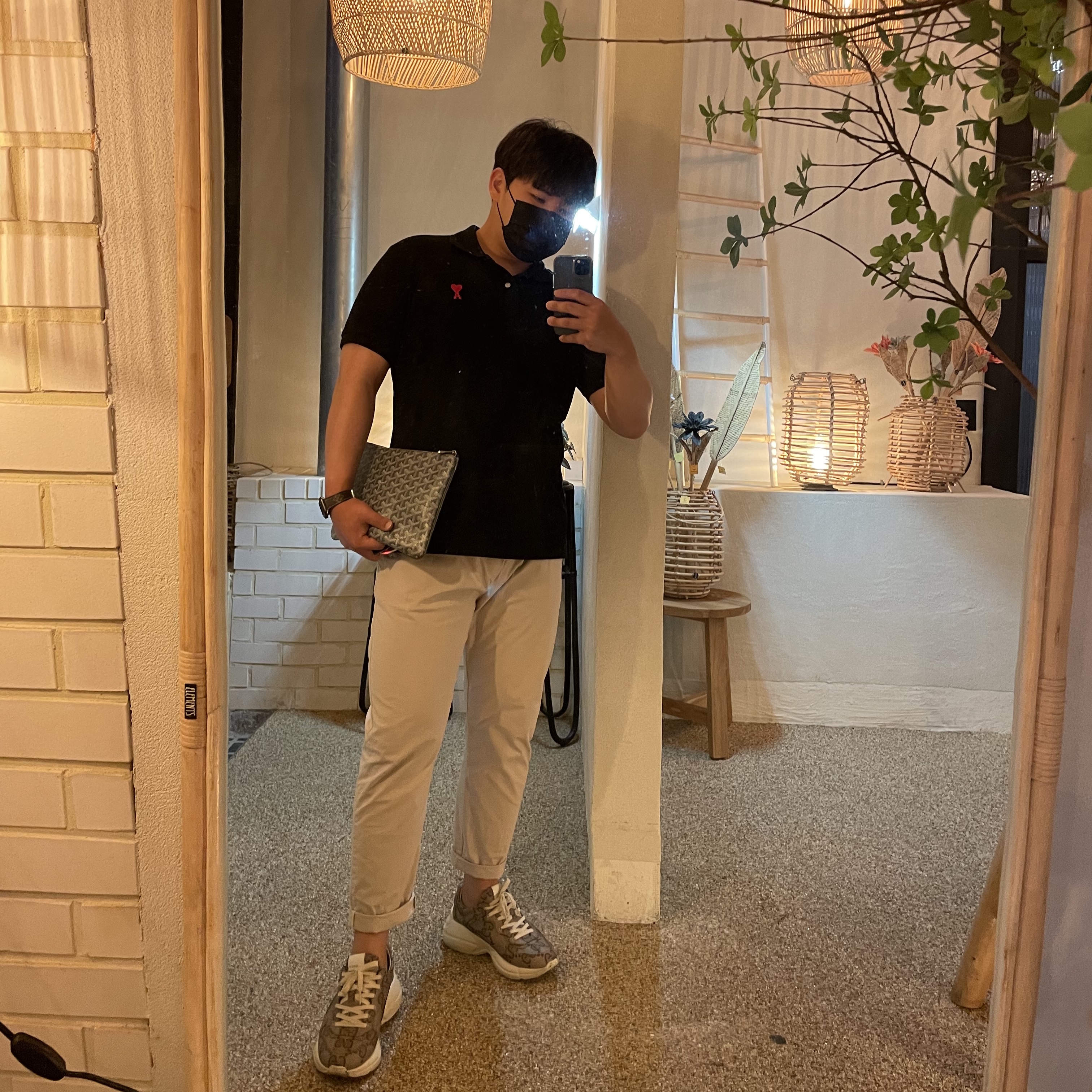 Gucci Rhyton 100th Anniversary Sneakers GG Supreme Beige Ebony, AMI de Coeur Polo Shirt Black 착용 스타일