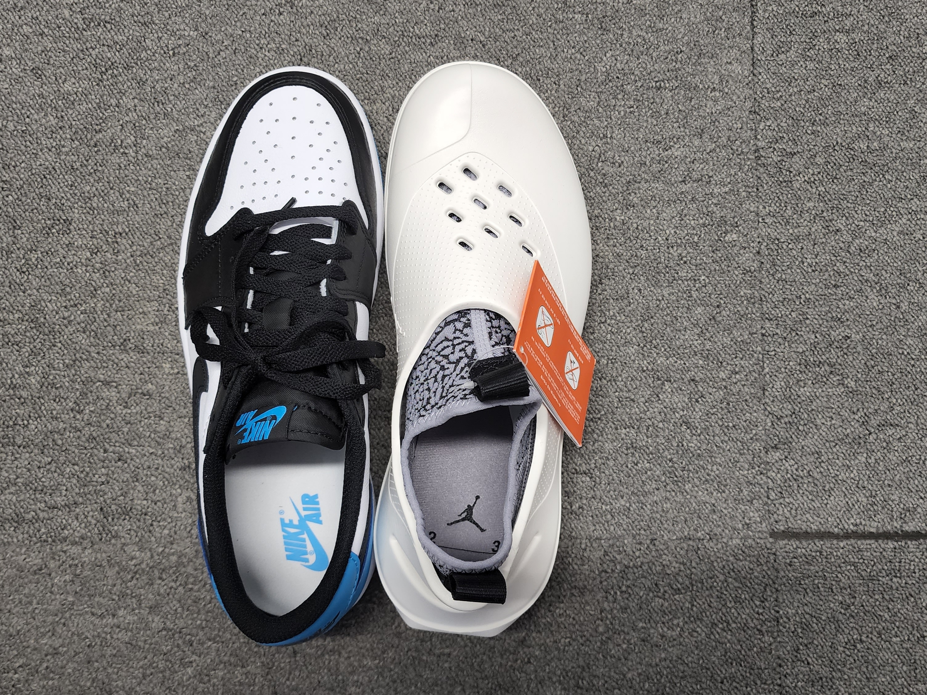 Jordan System .23 Sail and Cement Grey, Jordan 1 Retro Low OG Black and Dark Powder Blue 착용 스타일 - 1