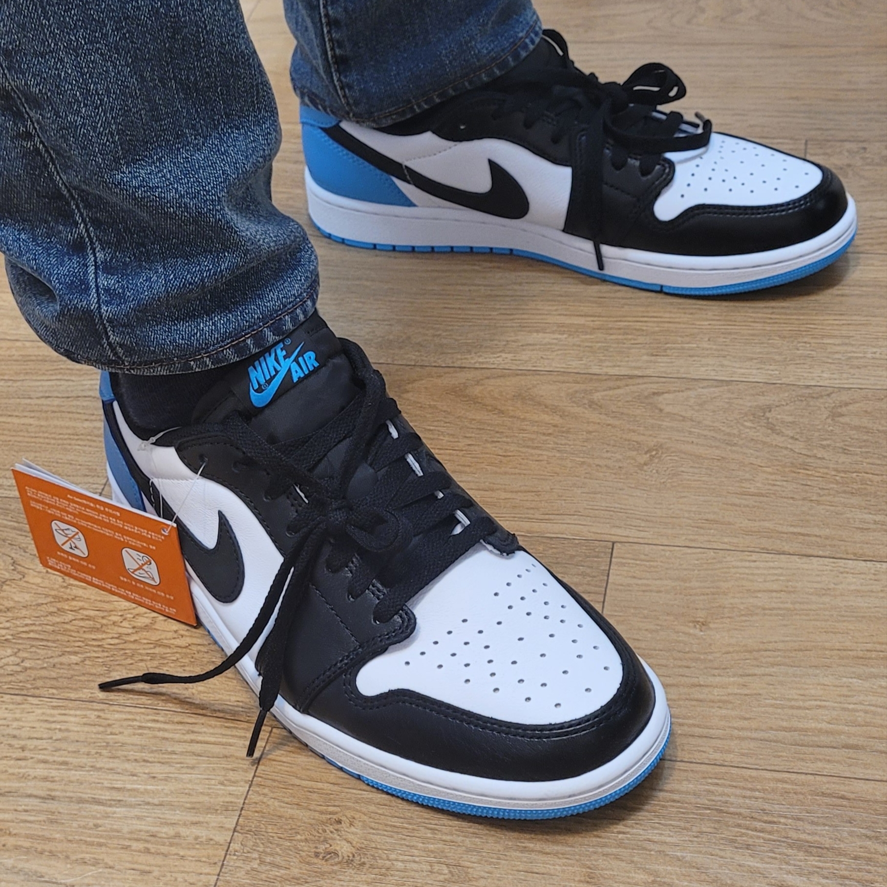 Jordan 1 Retro Low OG Black and Dark Powder Blue, (W) Jordan 1 Retro Low OG Black and Dark Powder Blue 착용 스타일 - 4