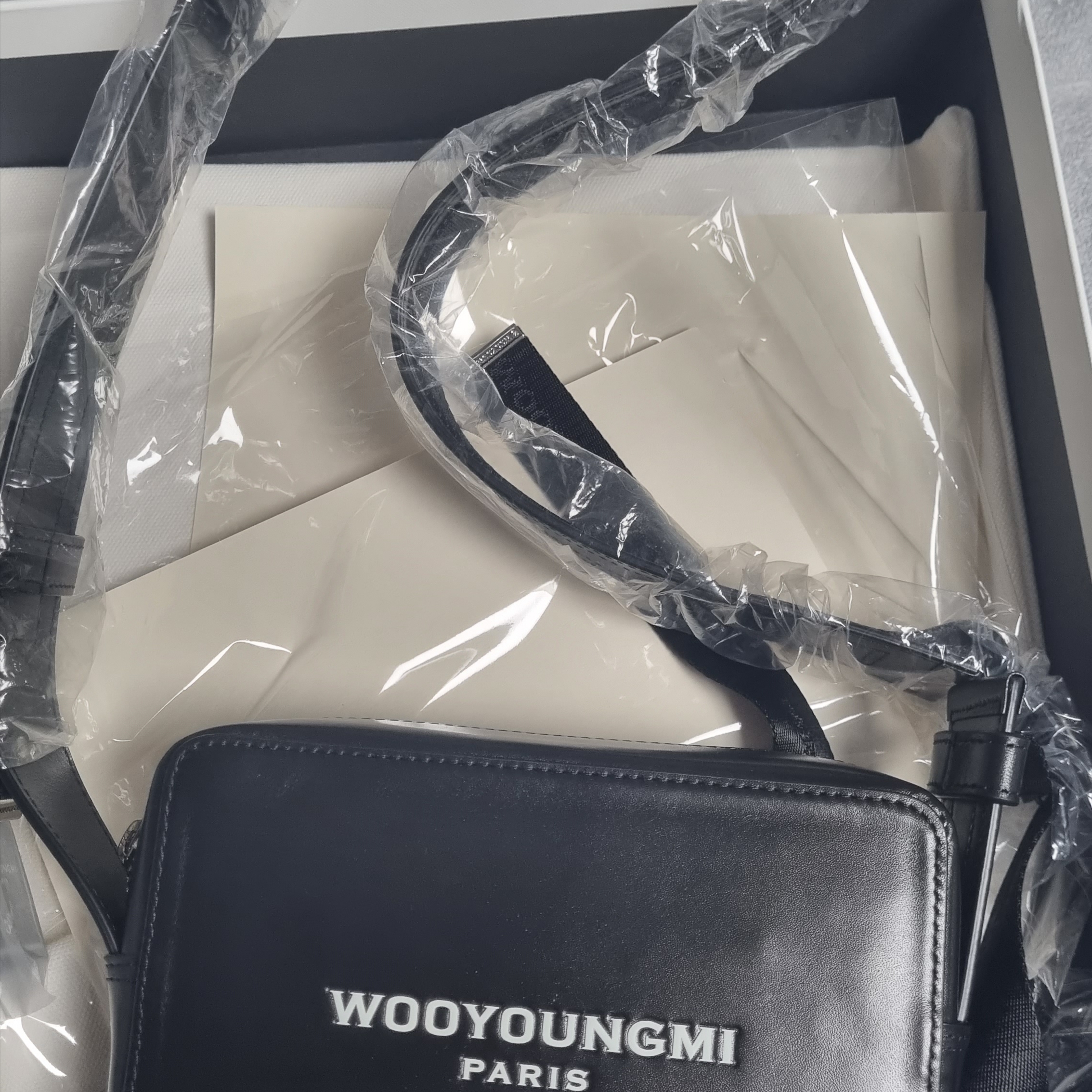 Wooyoungmi Square Mini Bag Black, New Balance 990v1 Made in USA Black 착용 스타일 - 2