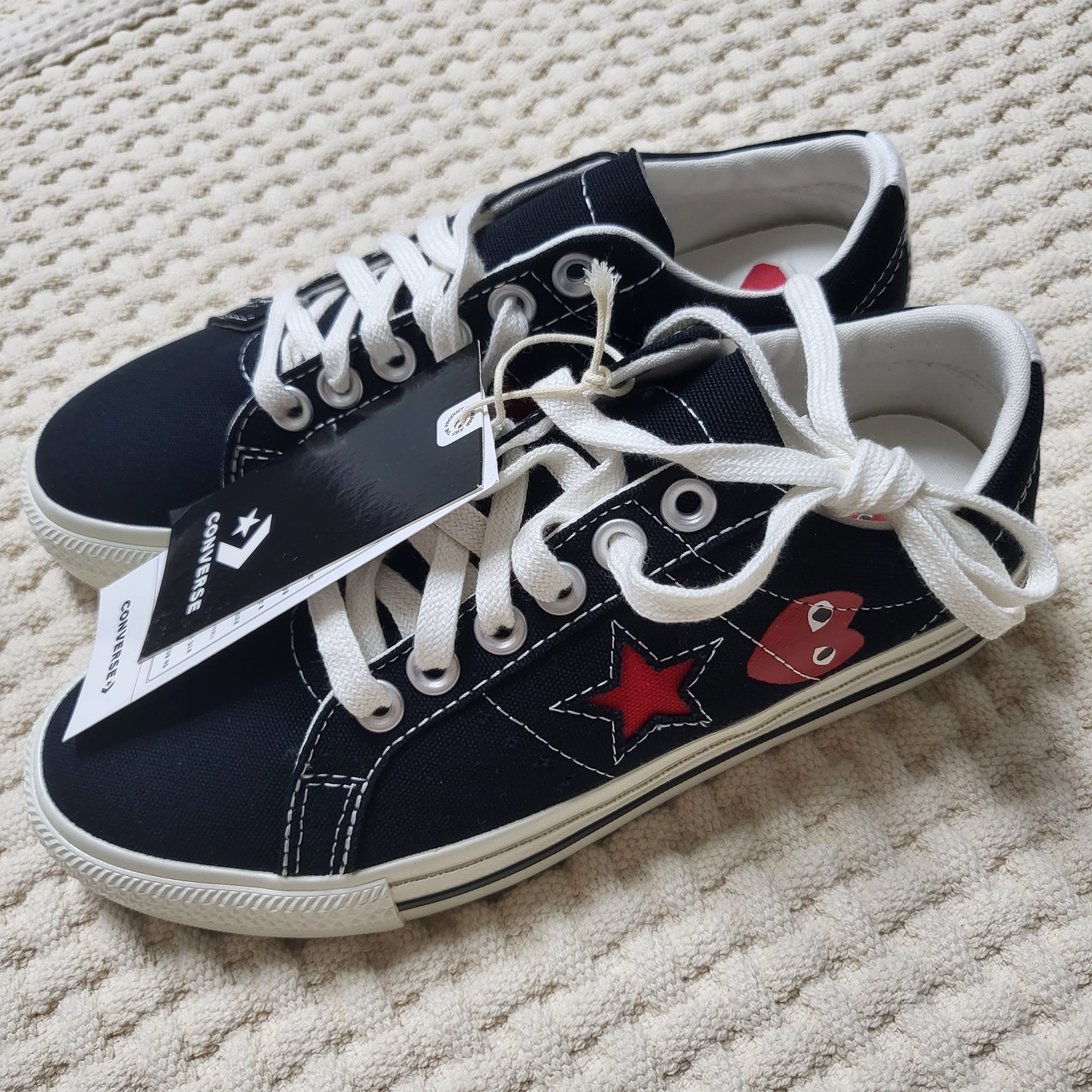 Converse x Play Comme des Garcons One Star Ox Black 착용 스타일 - 4