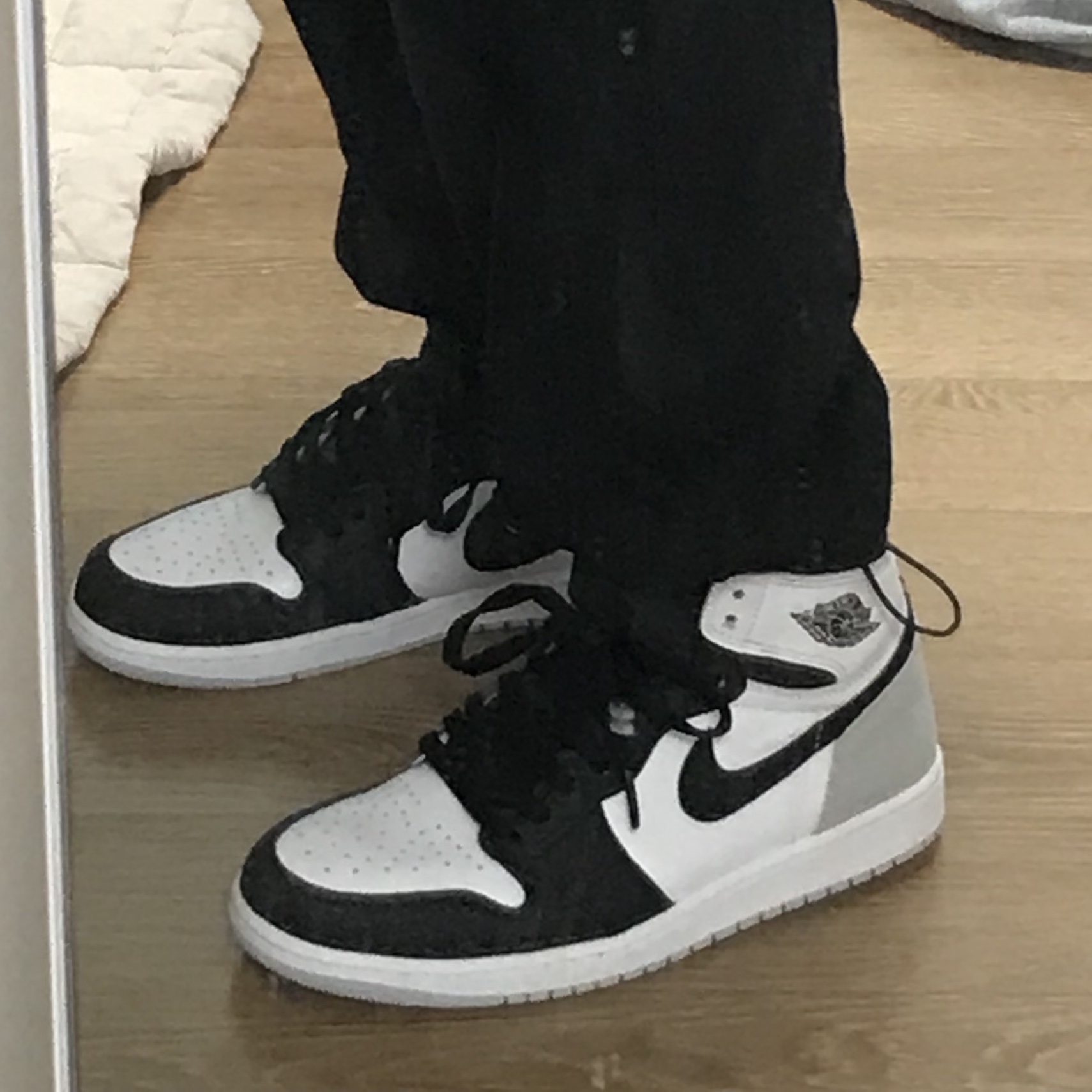 Jordan 1 Retro High OG Bleached Coral 착용 스타일