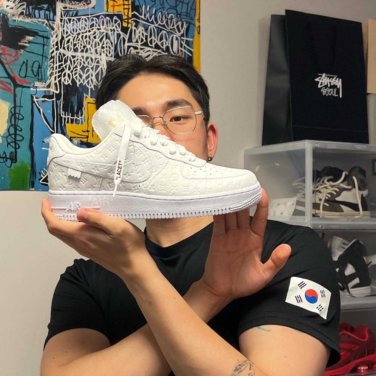 Louis Vuitton x Nike Air Force 1 Low by Virgil Abloh White, Jordan 1 x Travis Scott Retro High OG SP Mocha 착용 스타일 - 4