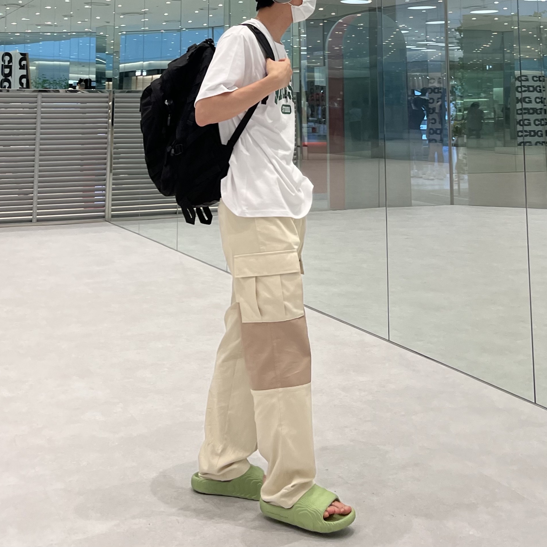 Adidas Adilette 22 Magic Lime, Apple AirPods Max Lightning Space Gray (Korean Ver.) 착용 스타일 - 1