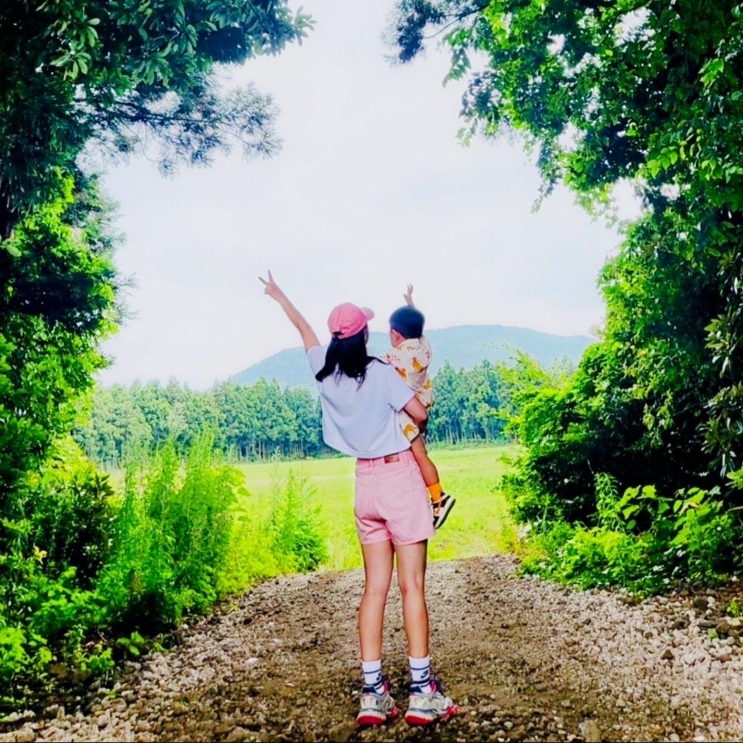 (W) Balenciaga Track.2 Sneakers Blue Red 2019, (TD) Nike Dunk Low PRM Halloween 착용 스타일 - 1