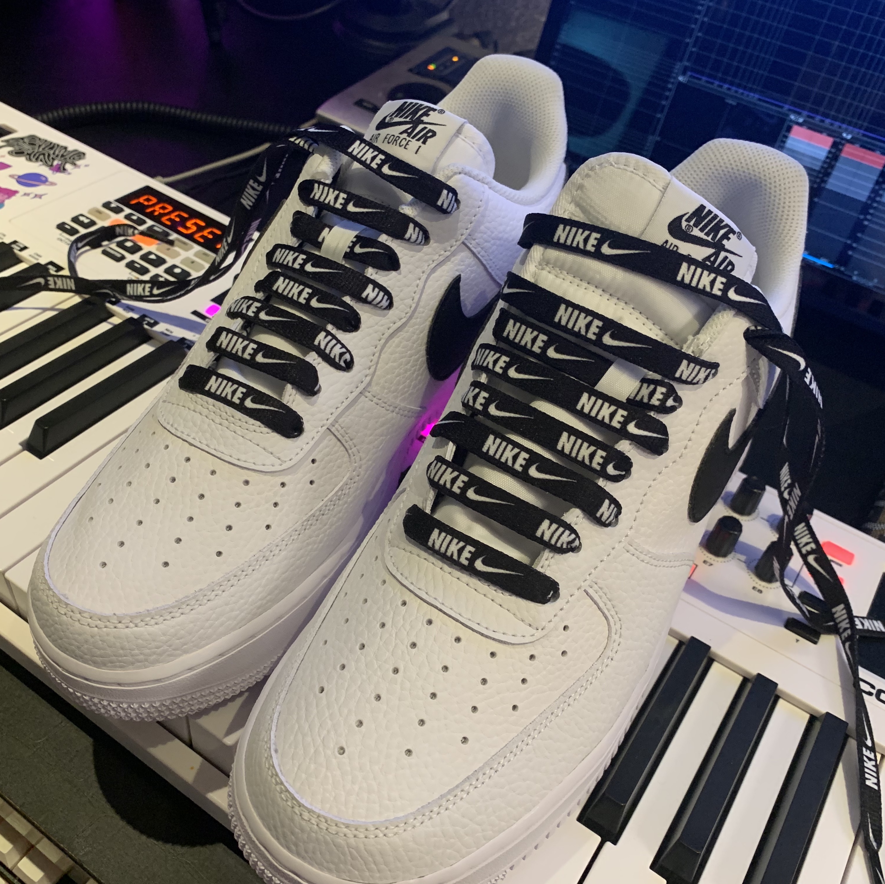 Nike Air Force 1 '07 White Black 착용 스타일 - 1
