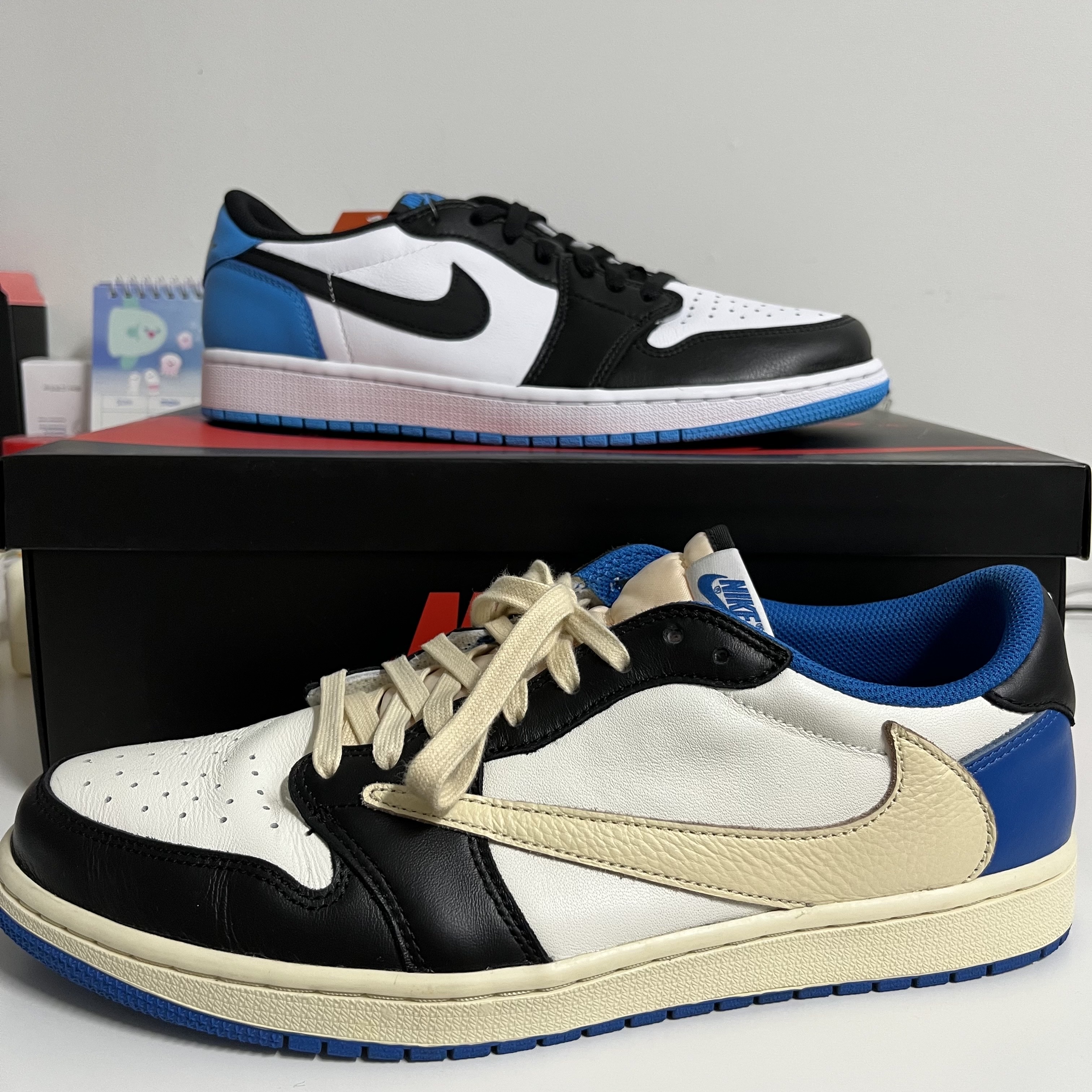Jordan 1 x Travis Scott x Fragment Retro Low OG SP Military Blue, Jordan 1 Retro Low OG Black and Dark Powder Blue 착용 스타일