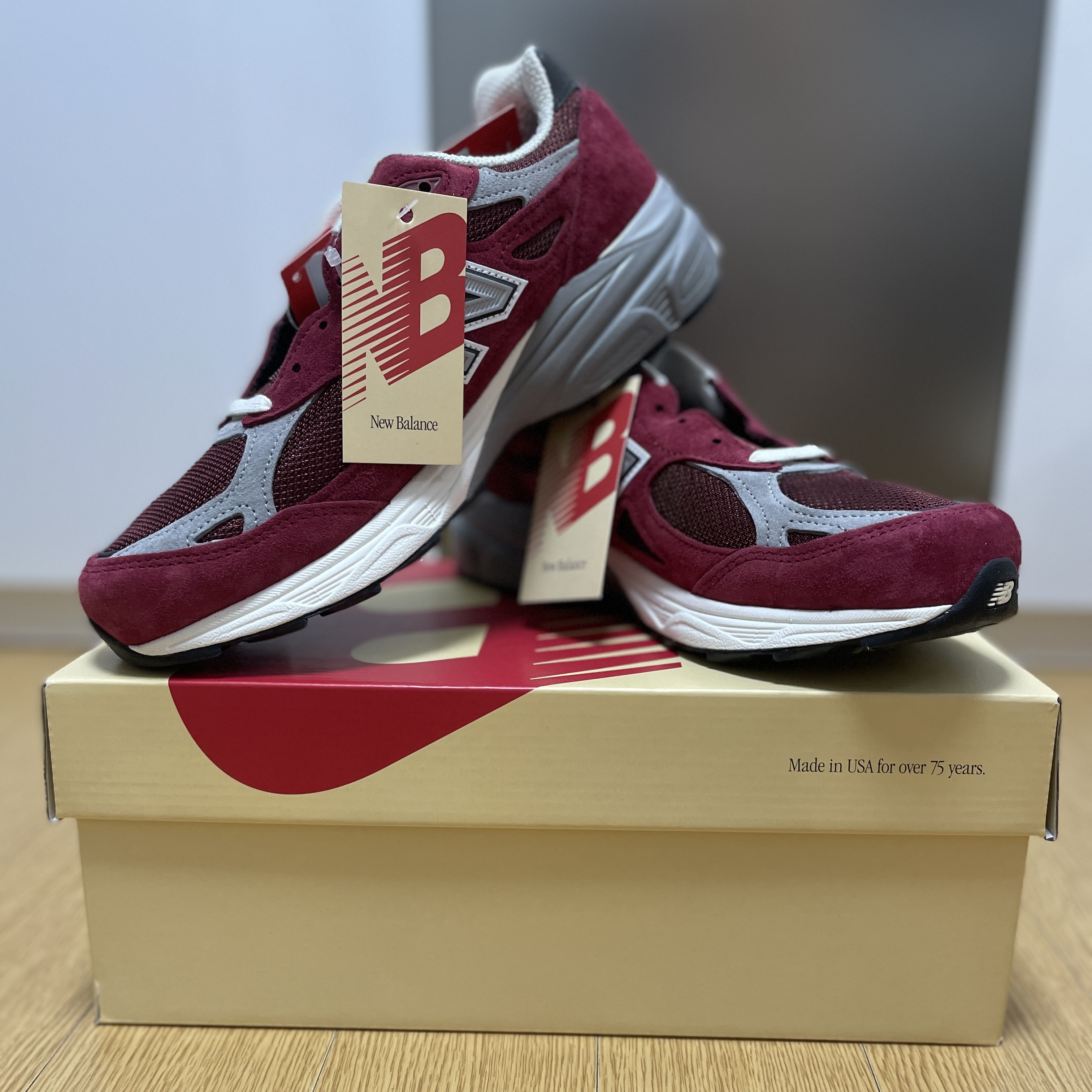 New Balance 990v3 Made in USA Scarlet Marblehead 착용 스타일