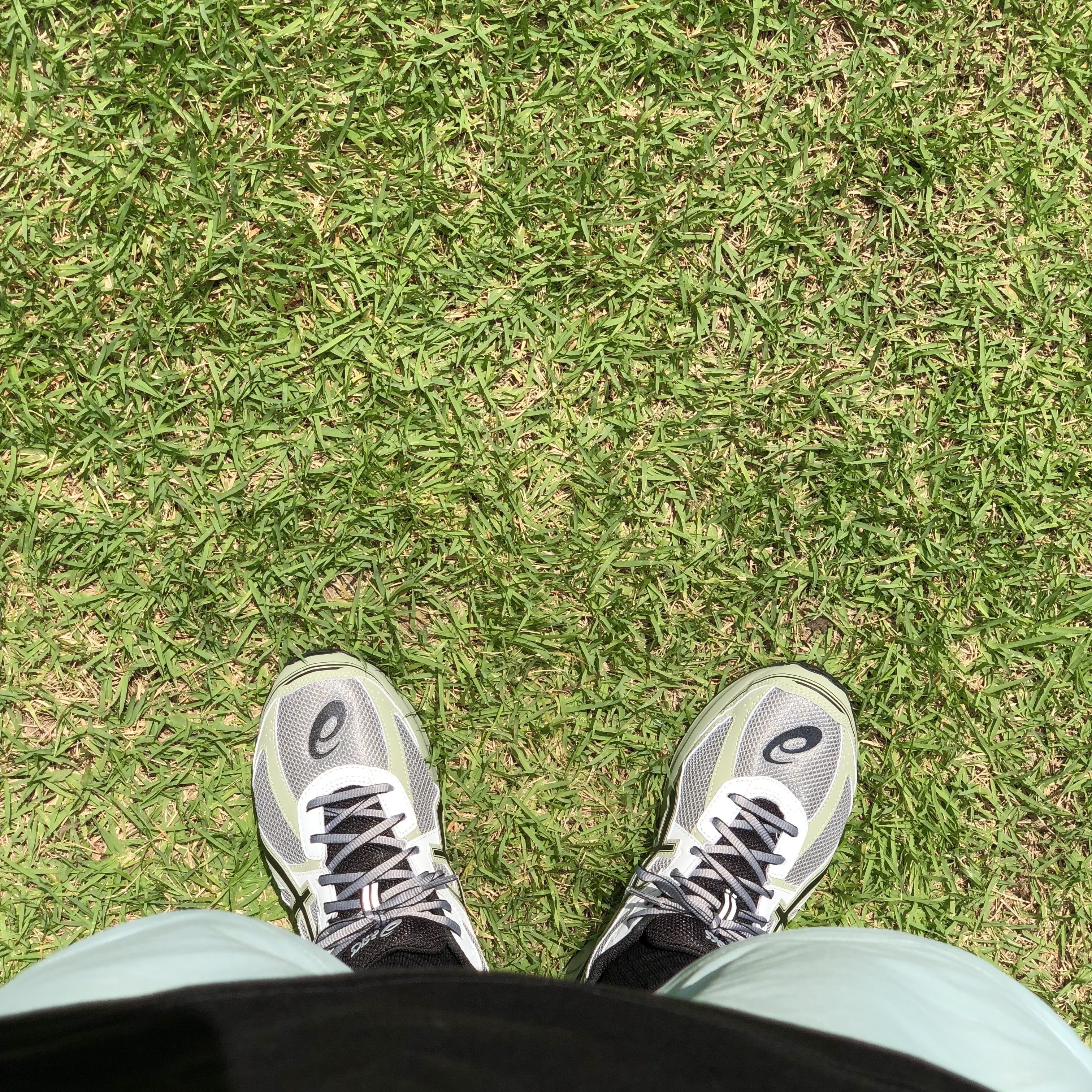 Asics Jog 100 S Sheet Rock - 2E Wide 착용 스타일