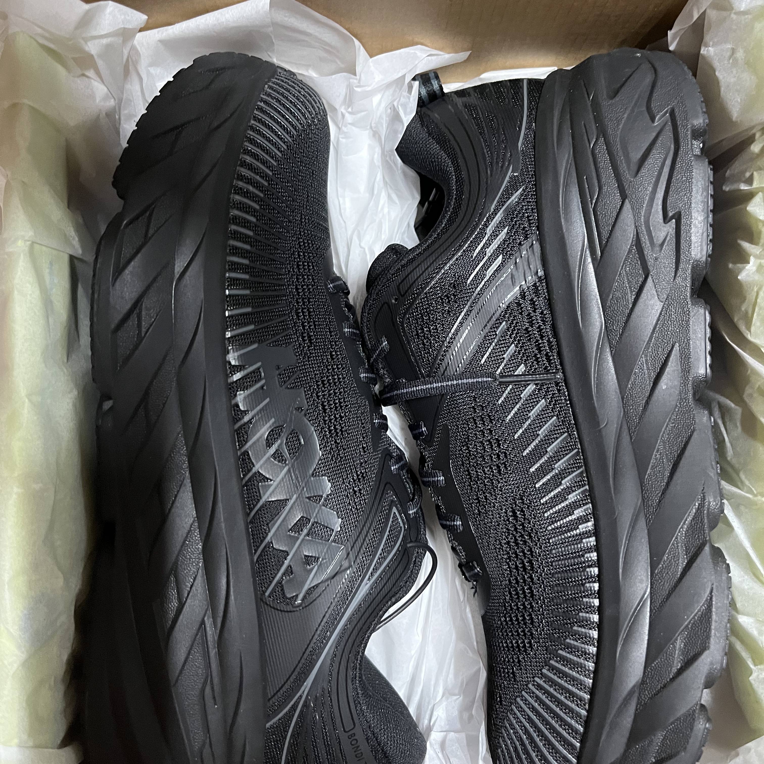 Hoka Bondi 7 Black - Wide 착용 스타일