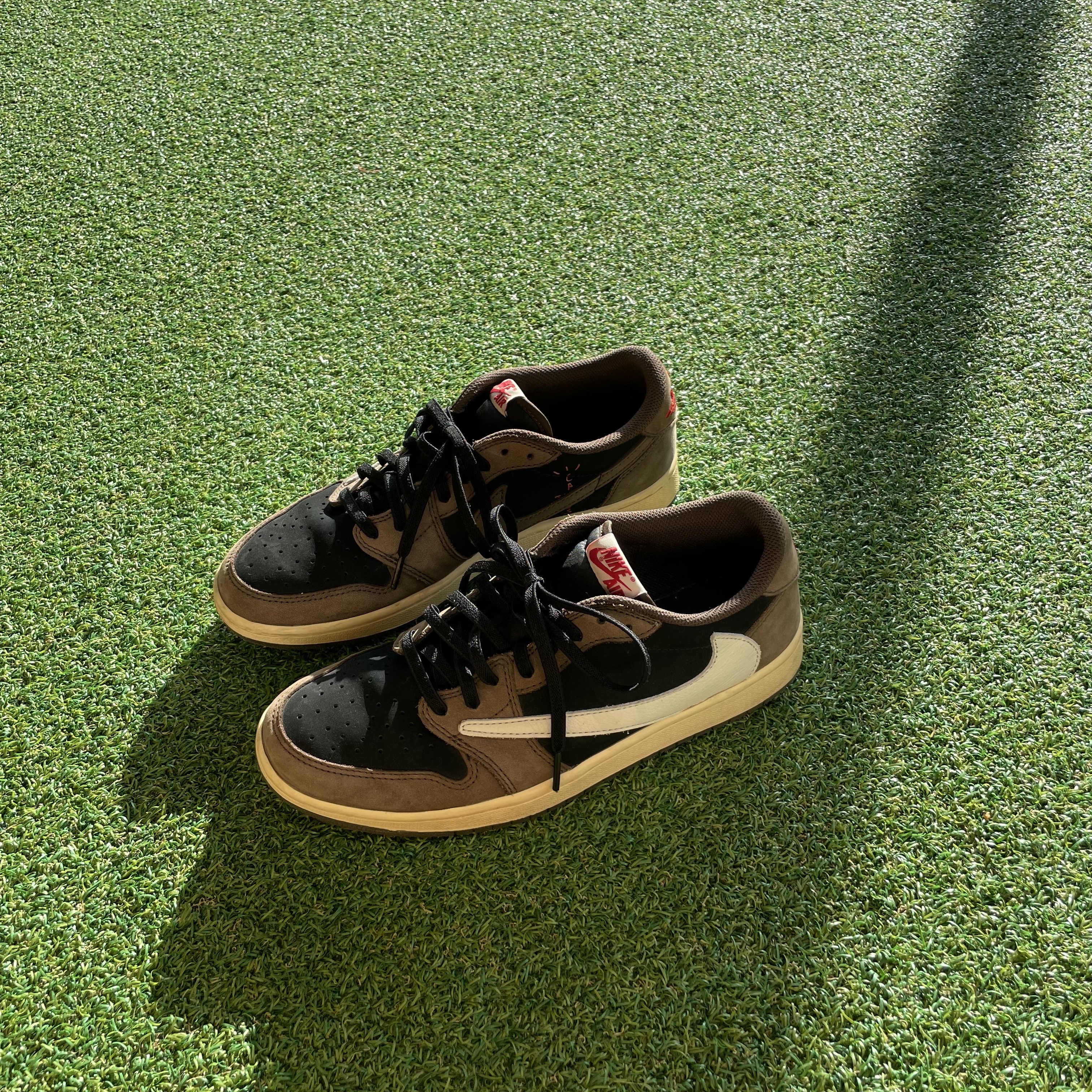 Jordan 1 x Travis Scott Retro Low OG SP Mocha 착용 스타일