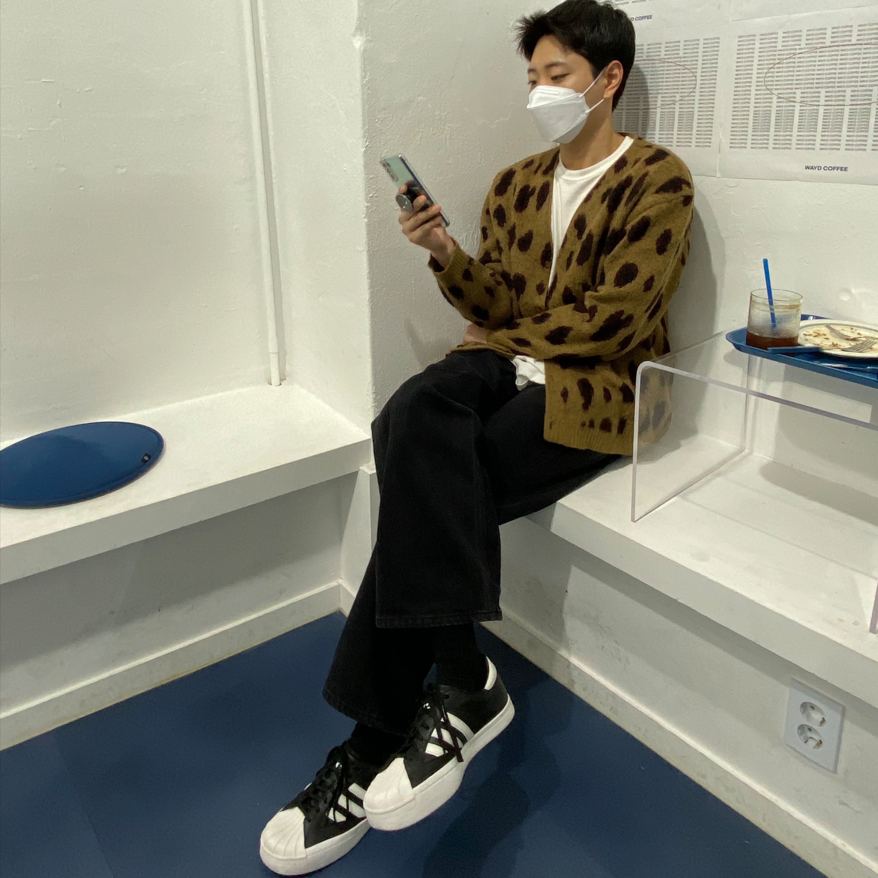 Y-3 Yohji Star Black White 착용 스타일