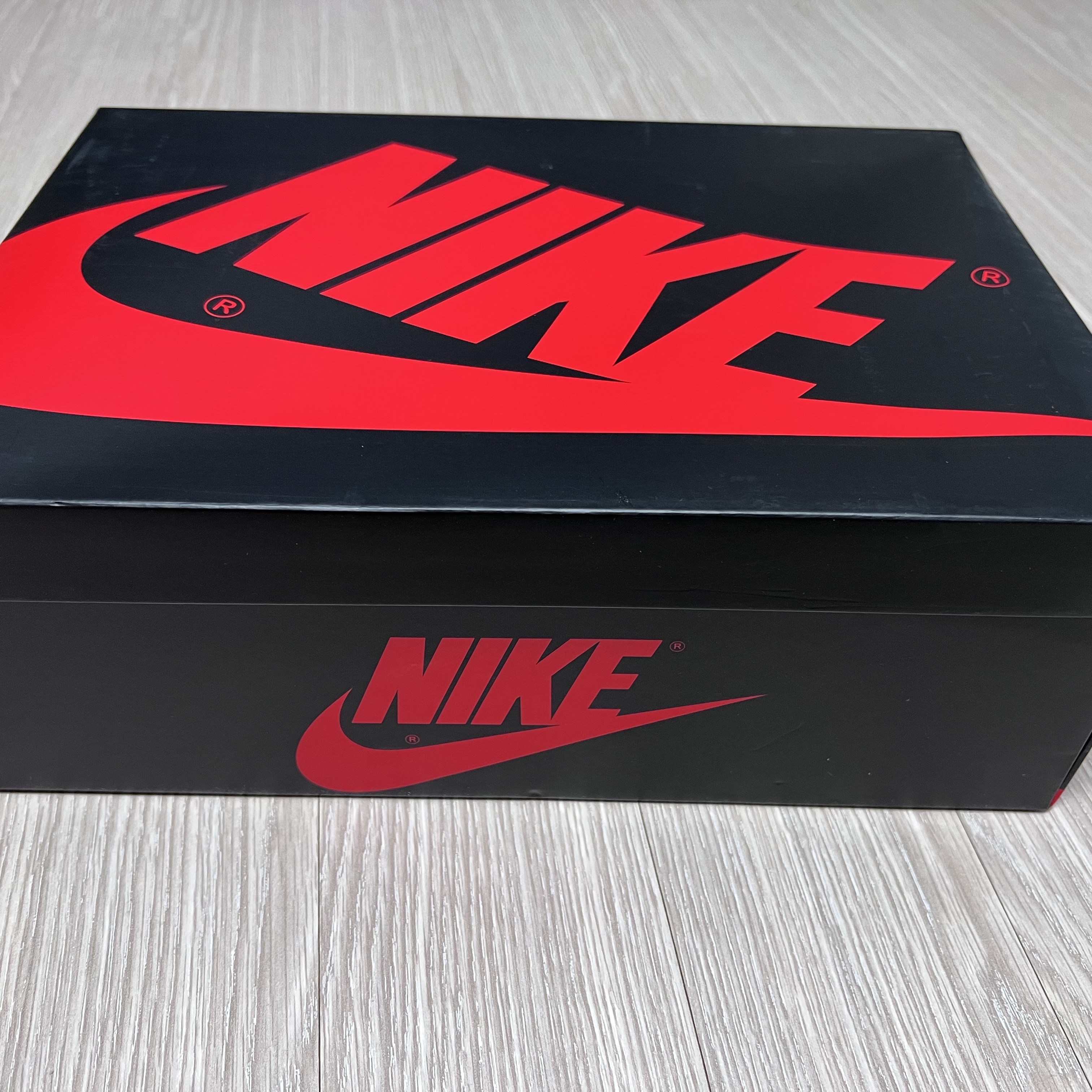 Jordan 1 Retro Low OG Black and Dark Powder Blue 착용 스타일 - 1