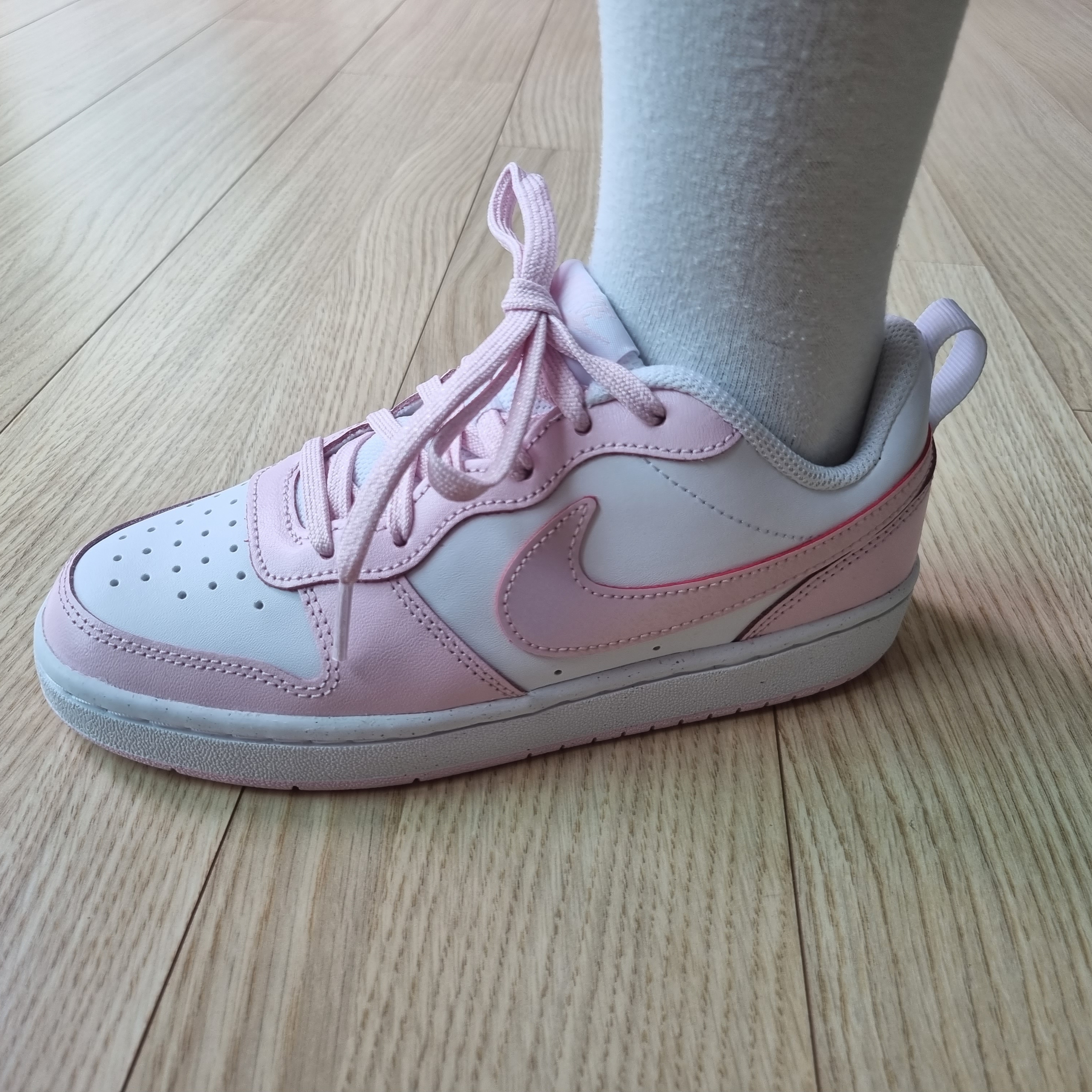 (GS) Nike Court Borough 2 SE White Pink Foam 착용 스타일 - 2