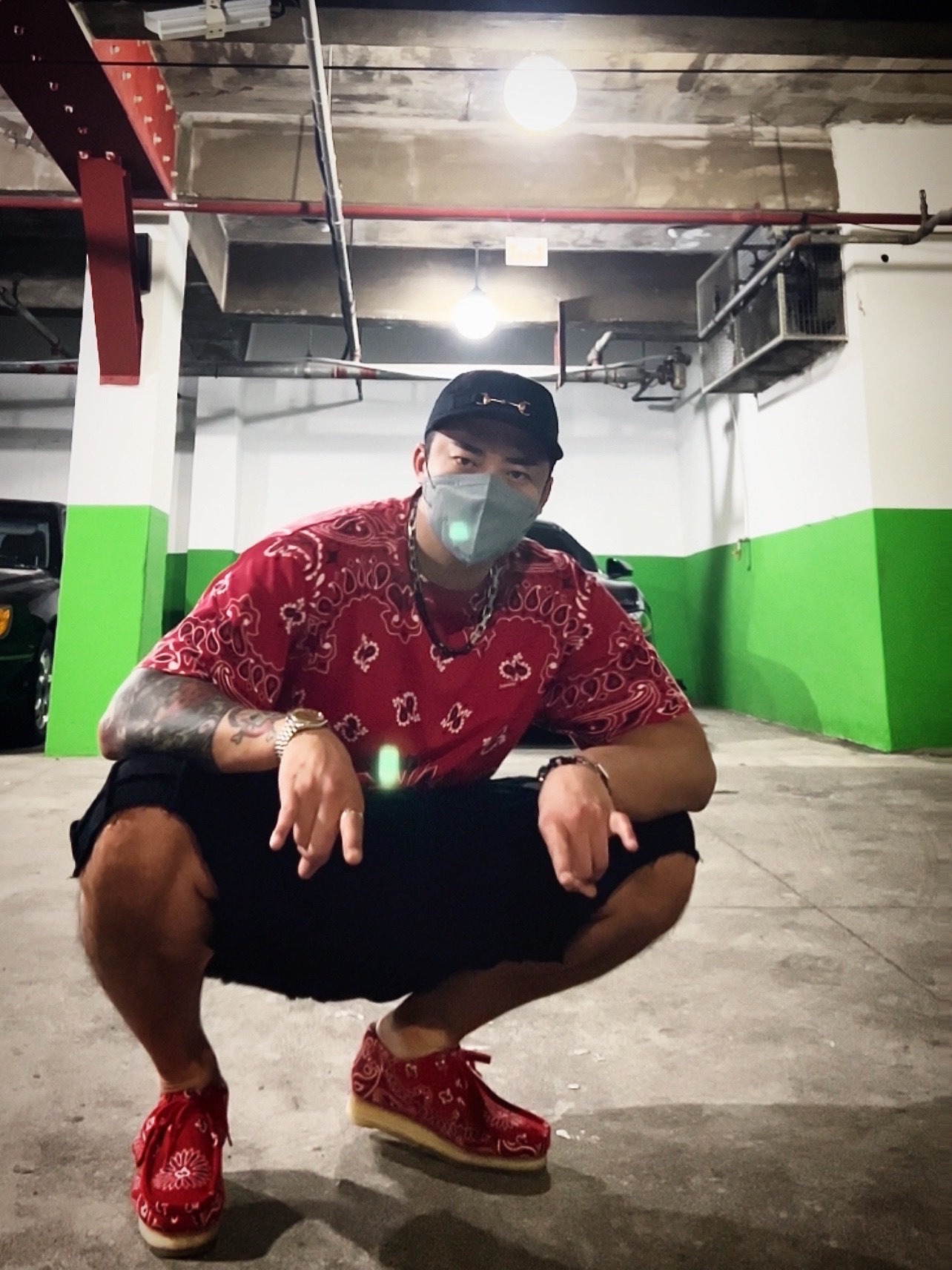 Supreme Small Box T-Shirt Red Bandana - 21SS, Supreme Reverse Patchwork Sweatshorts Black - 22SS 착용 스타일 - 2
