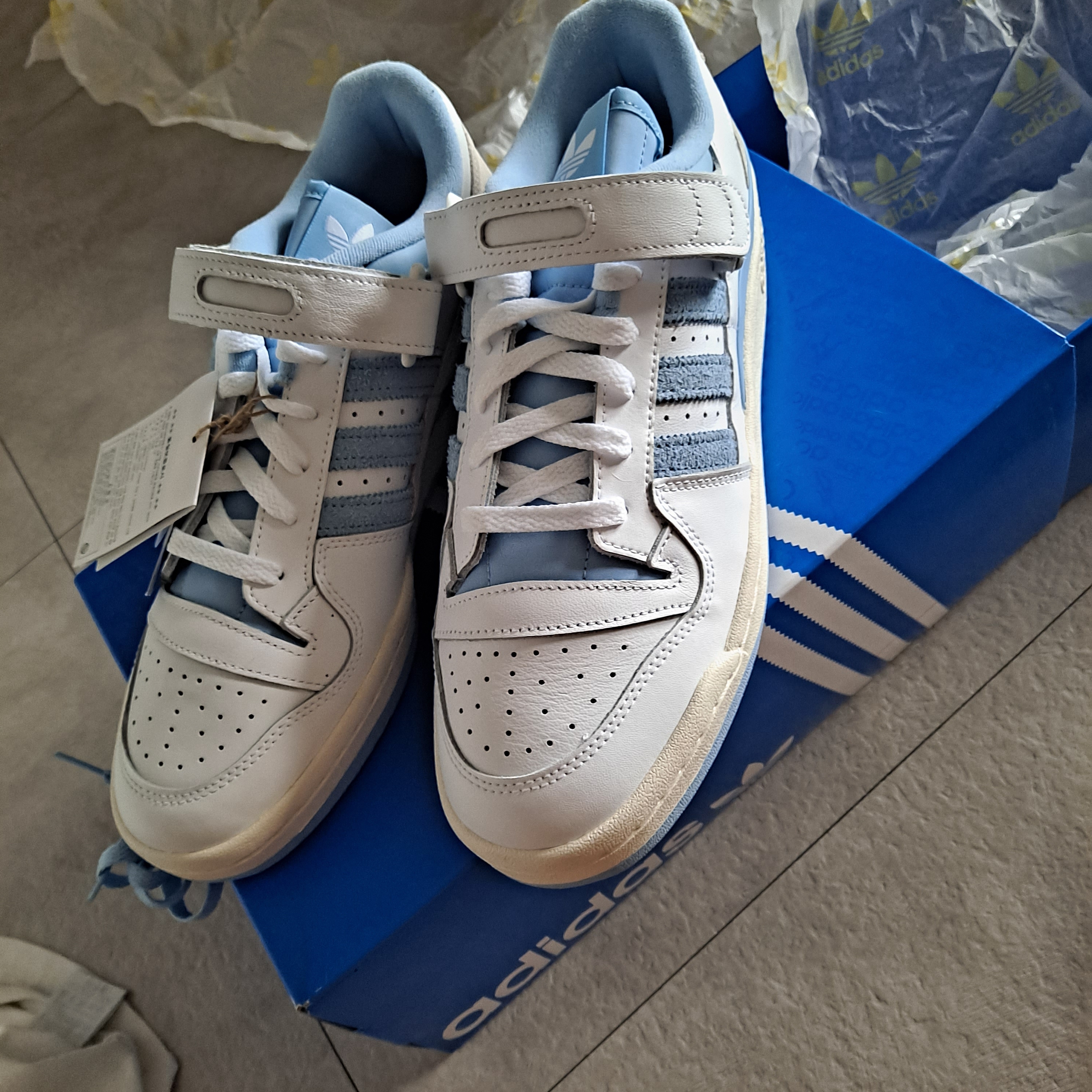Adidas Forum 84 Low Clear Blue 착용 스타일
