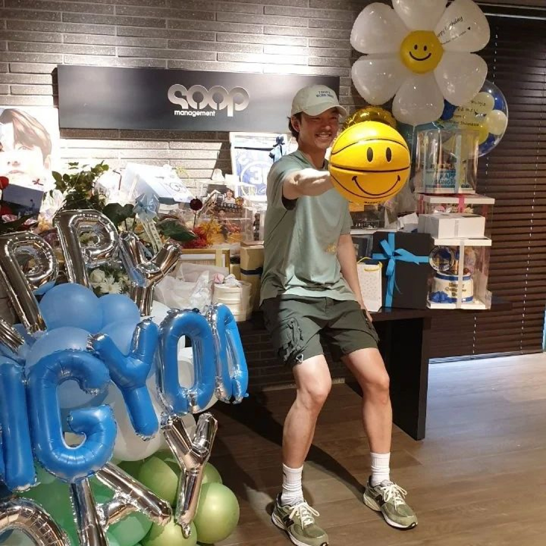 New Balance x JJJJound 990v3 Olive 착용 스타일 - 3