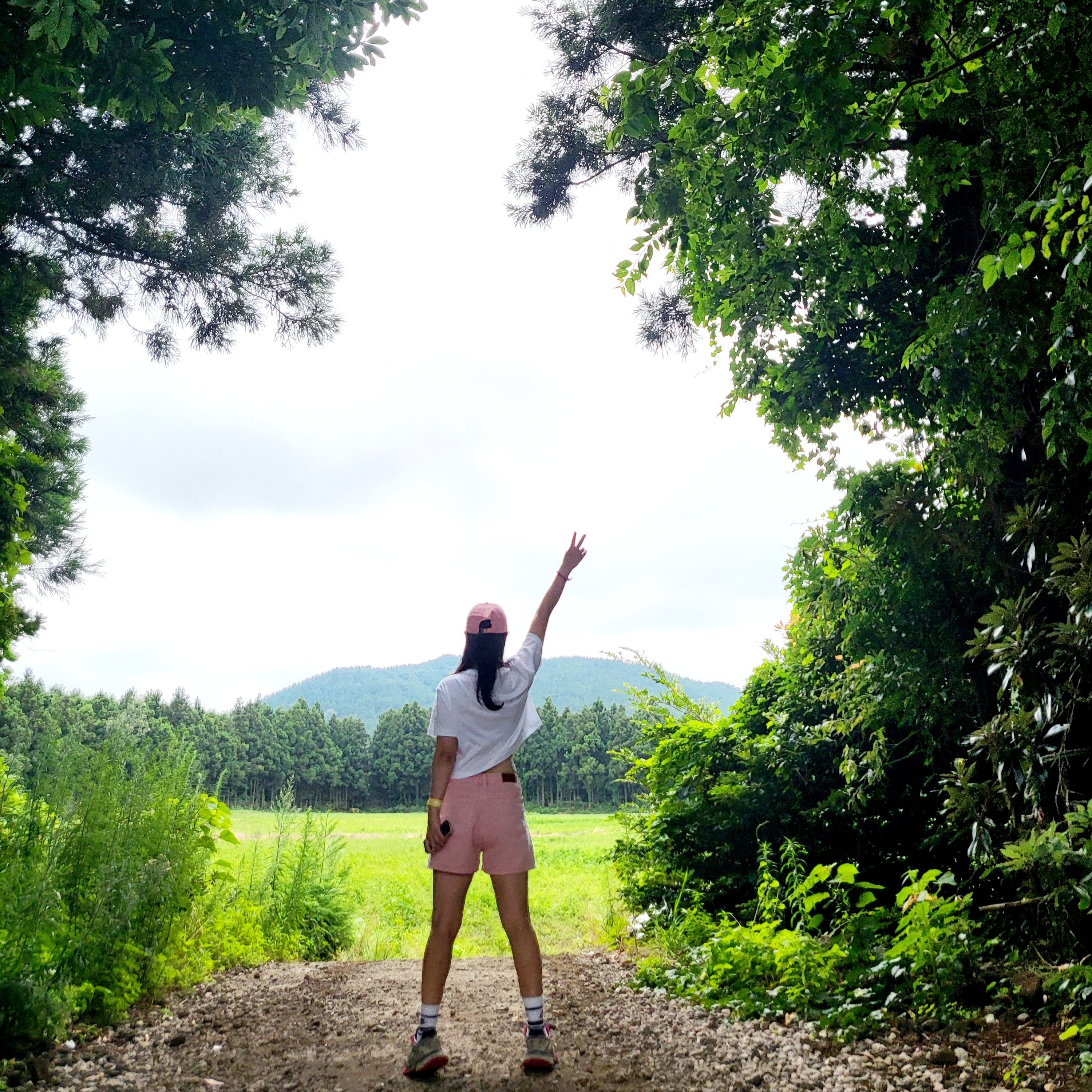 (W) Balenciaga Track.2 Sneakers Blue Red 2019, (TD) Nike Dunk Low PRM Halloween 착용 스타일 - 2